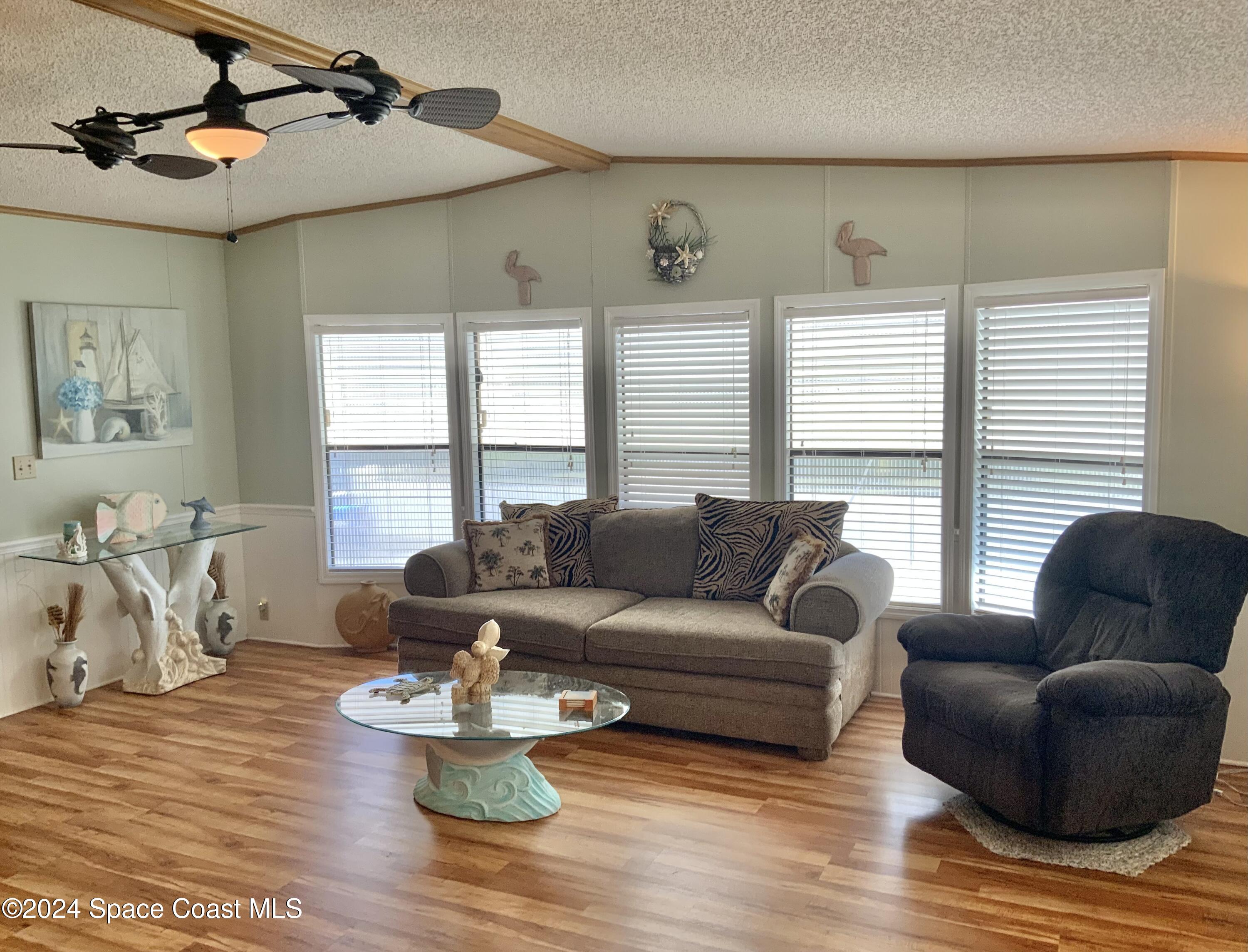 2329 Coconut Palm Drive NE