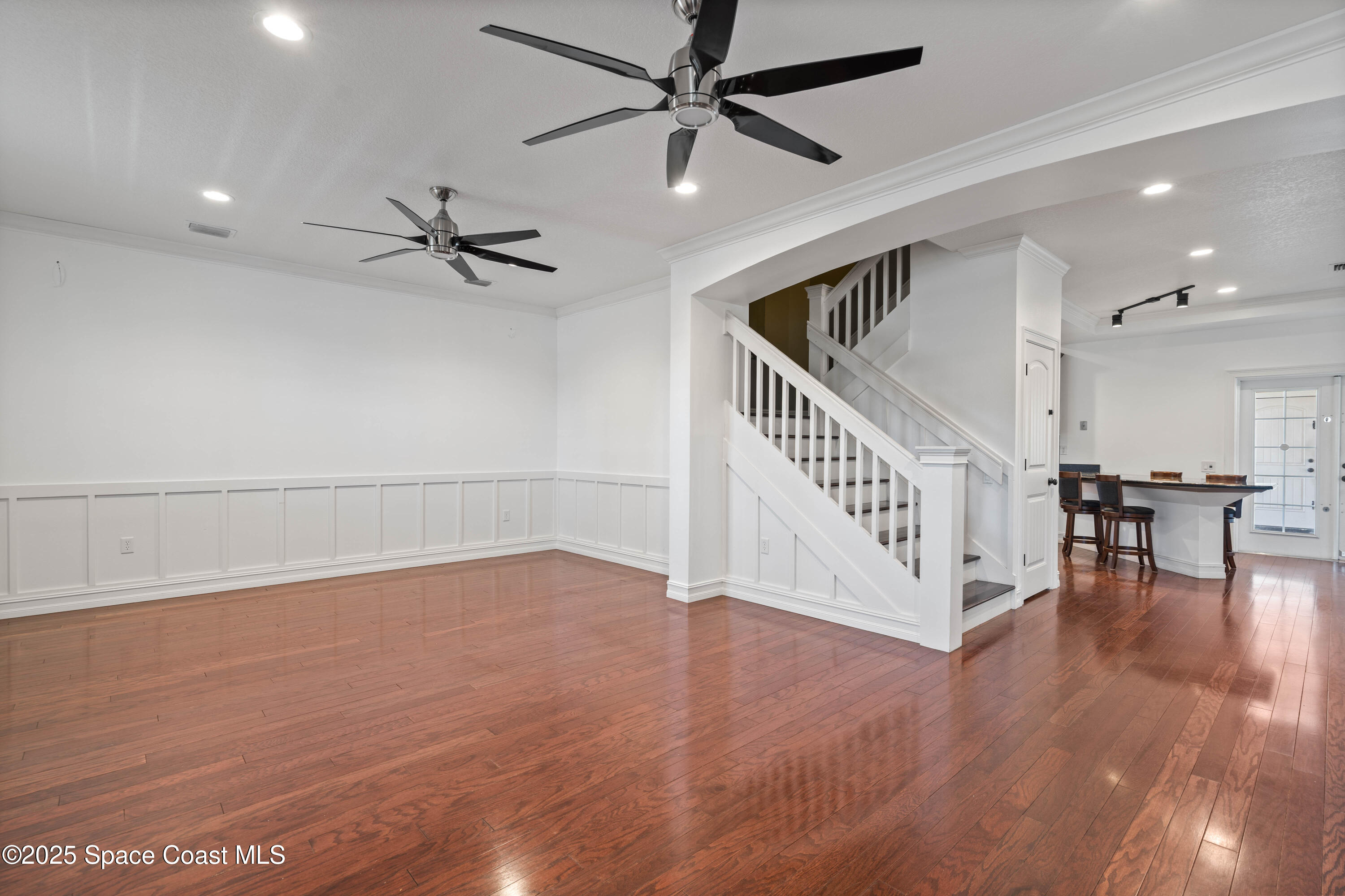 2869 Hiawatha Avenue NE