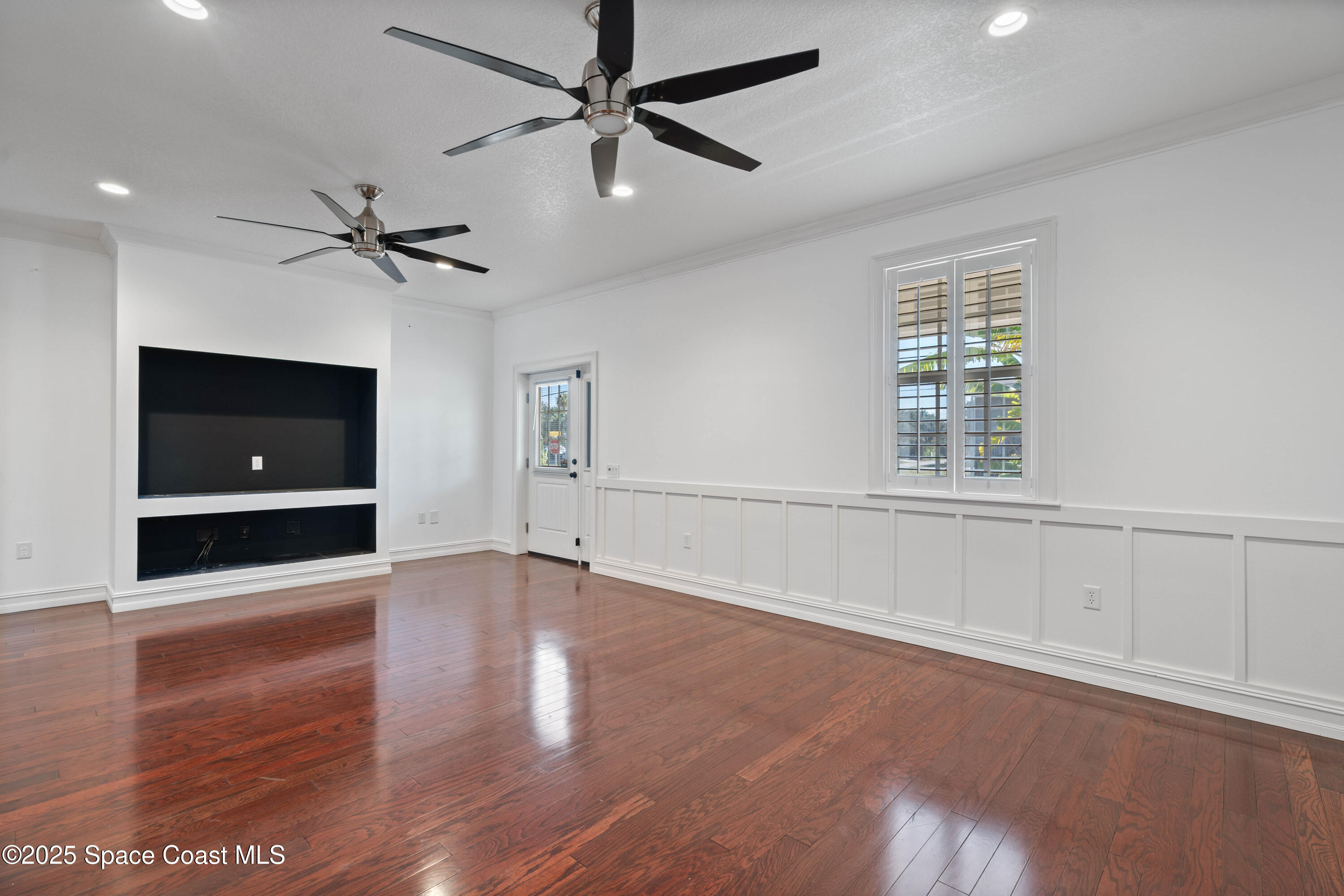 2869 Hiawatha Avenue NE