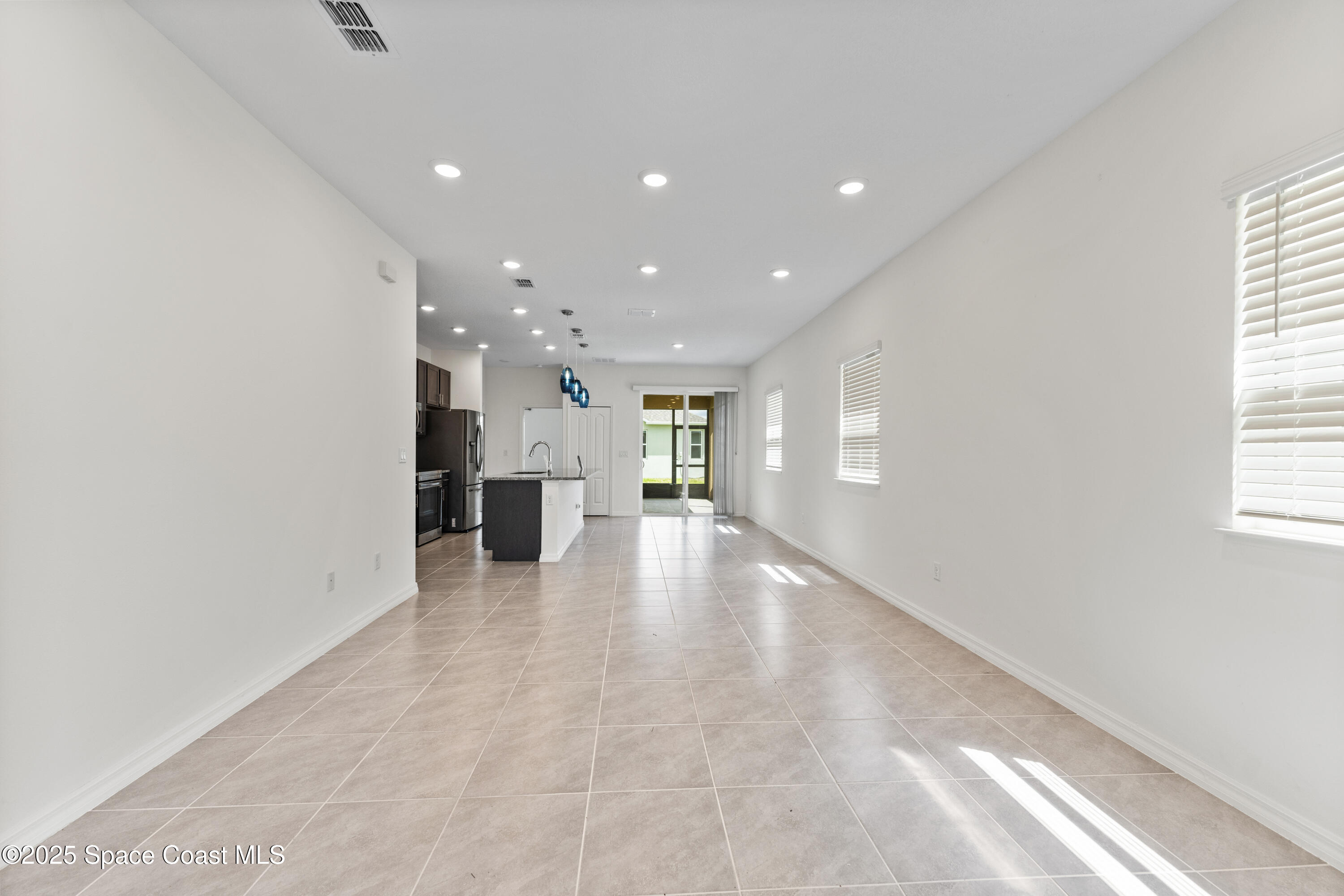 1037 Canfield Circle SE