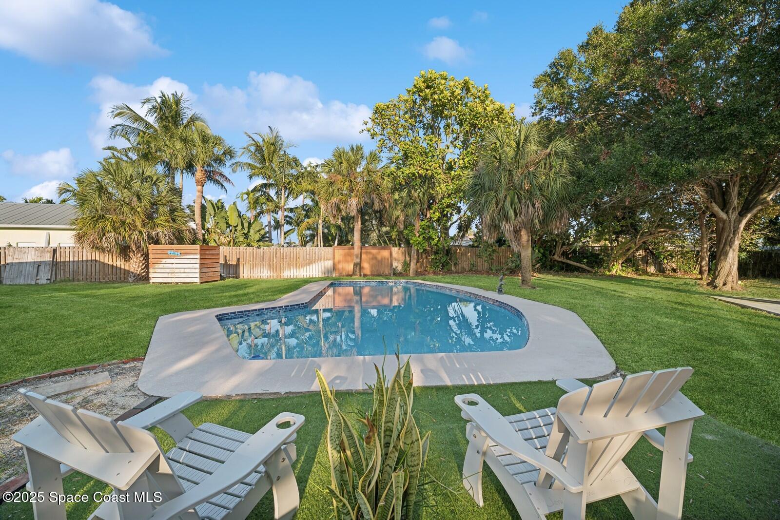285 Coral Way W