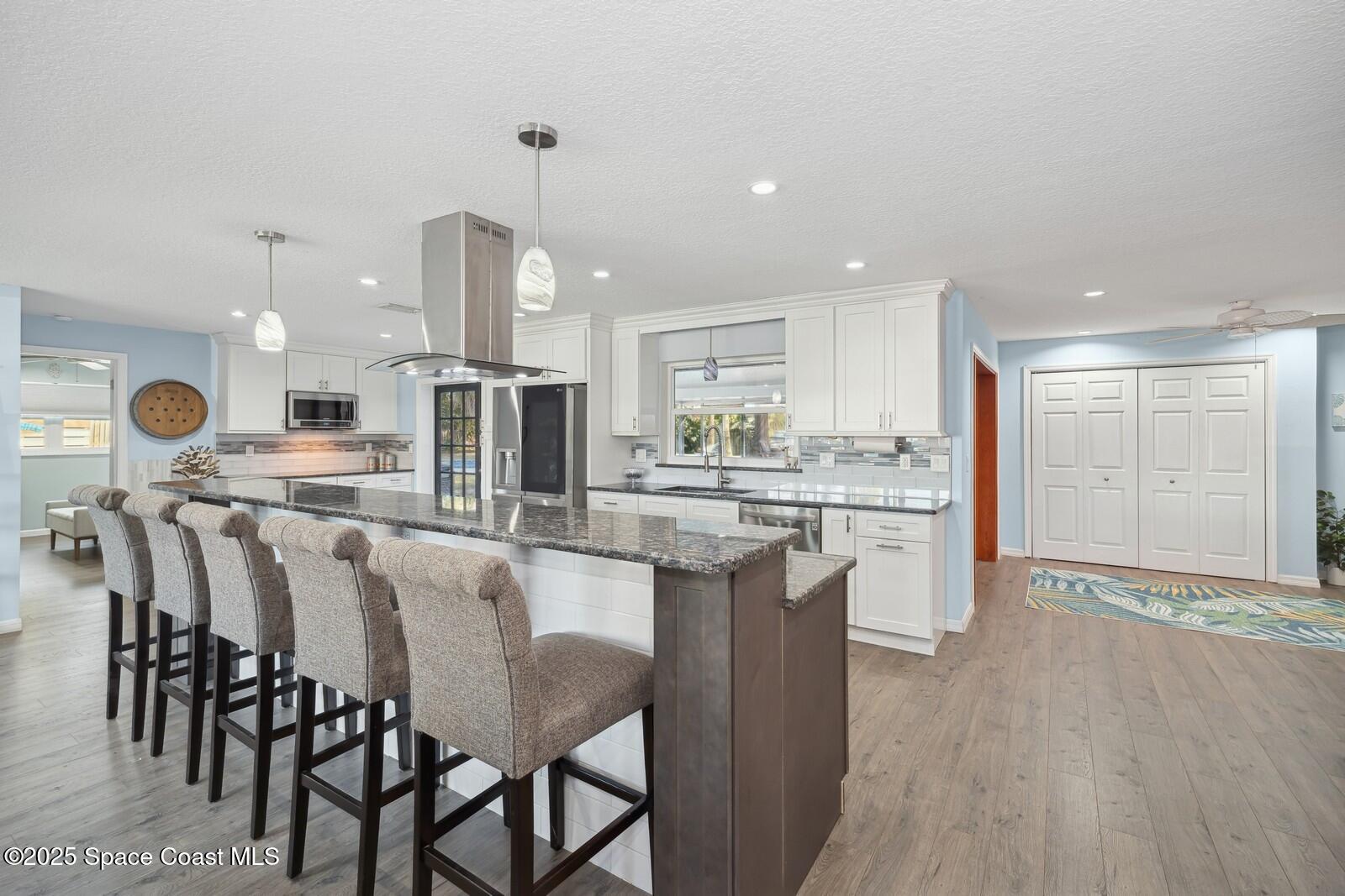 285 Coral Way W