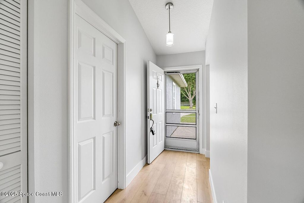 Photo of 1118 9th Square, Vero Beach, FL 32960 (MLS # 1058362)