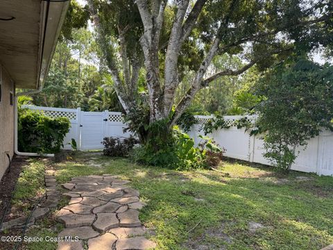 Photo of 1318 Hillsdale Drive, Cocoa, FL 32922 (MLS # 1059472)