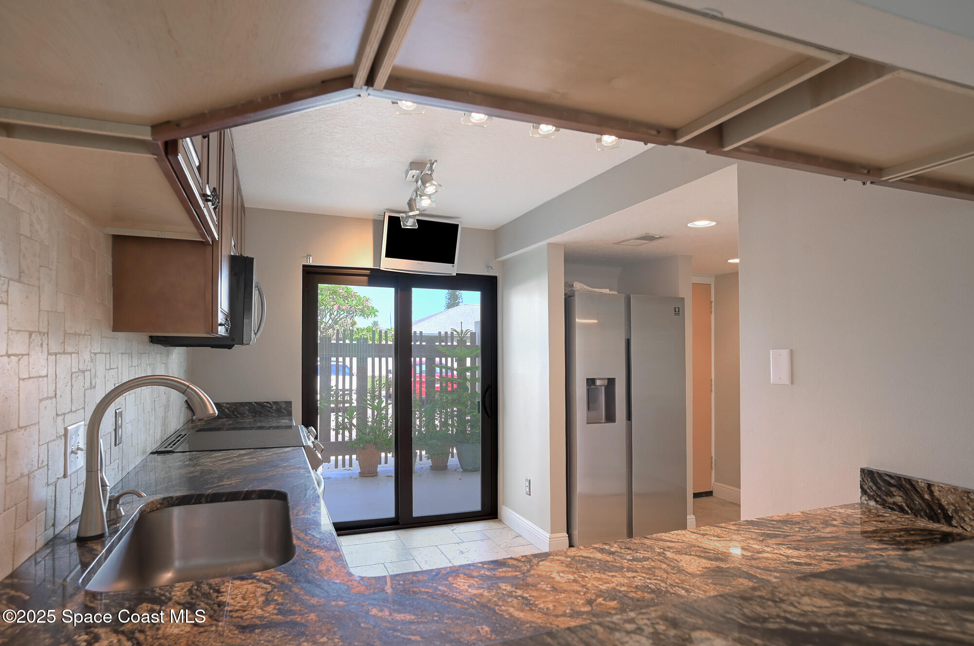 180 Paradise Boulevard 1808