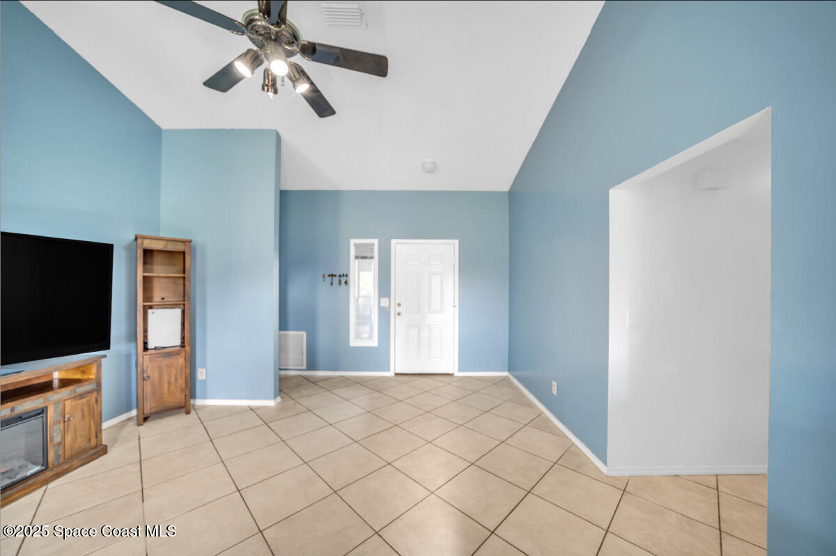1121 Early Drive NW