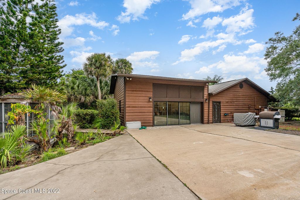 Photo of 515 Grant Road, Palm Bay, FL 32909 (MLS # 1057230)