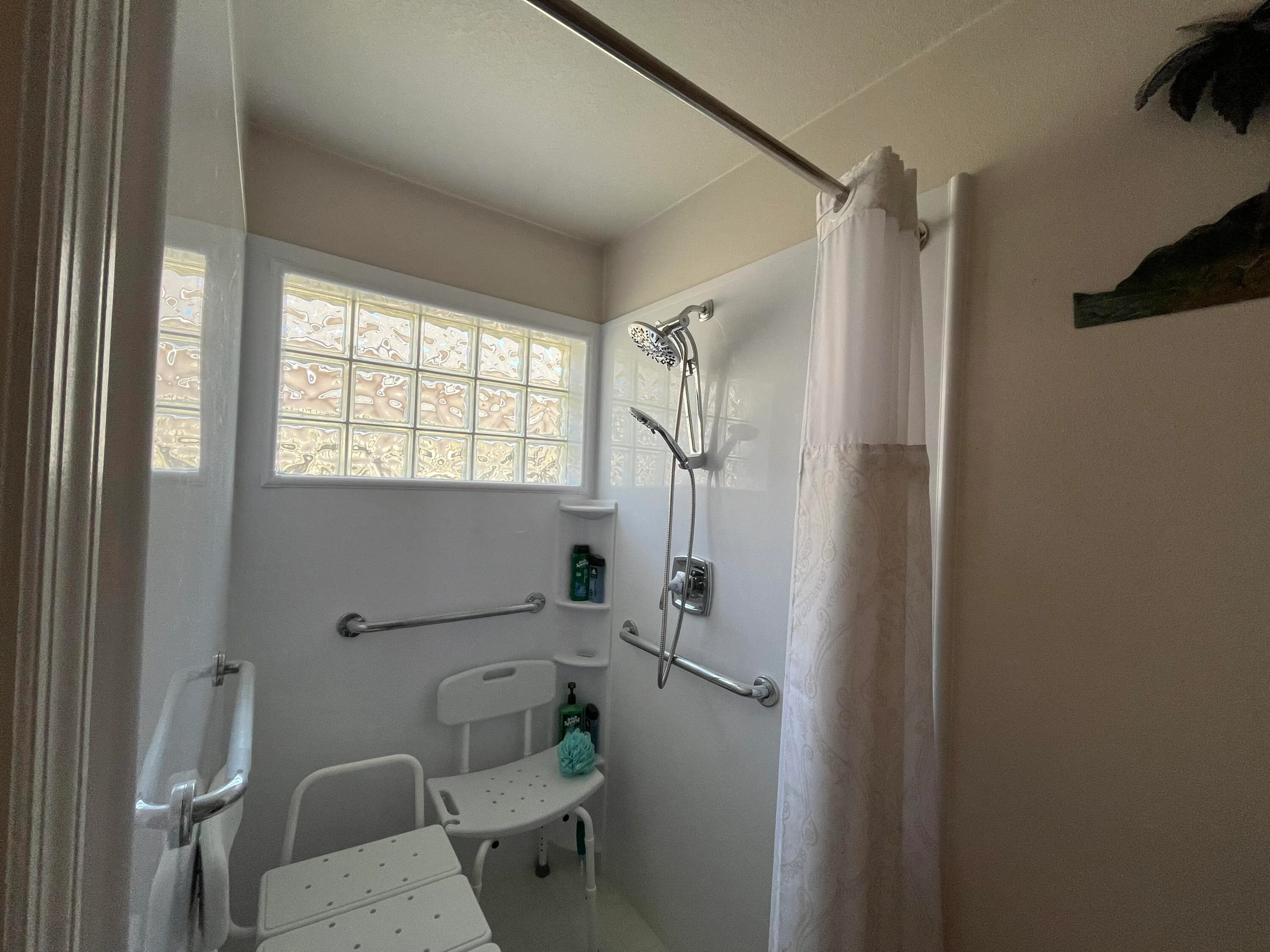 Melbourne, Florida 32940, United States, 4 Bedrooms Bedrooms, ,2 BathroomsBathrooms,Residential,Pending,171565