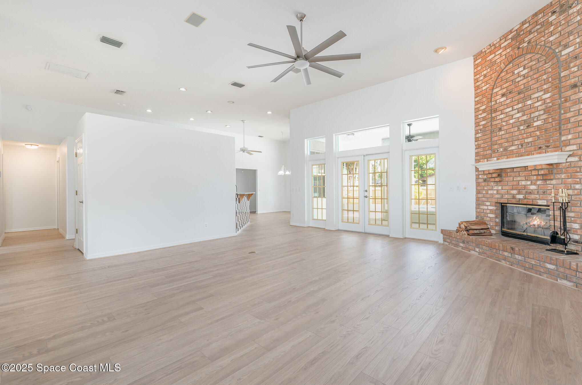 871 NE September Avenue NE