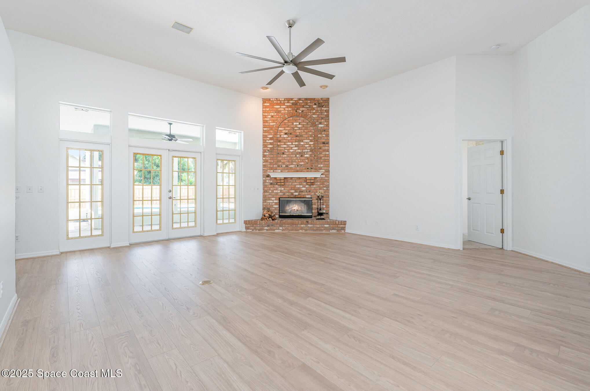 871 NE September Avenue NE