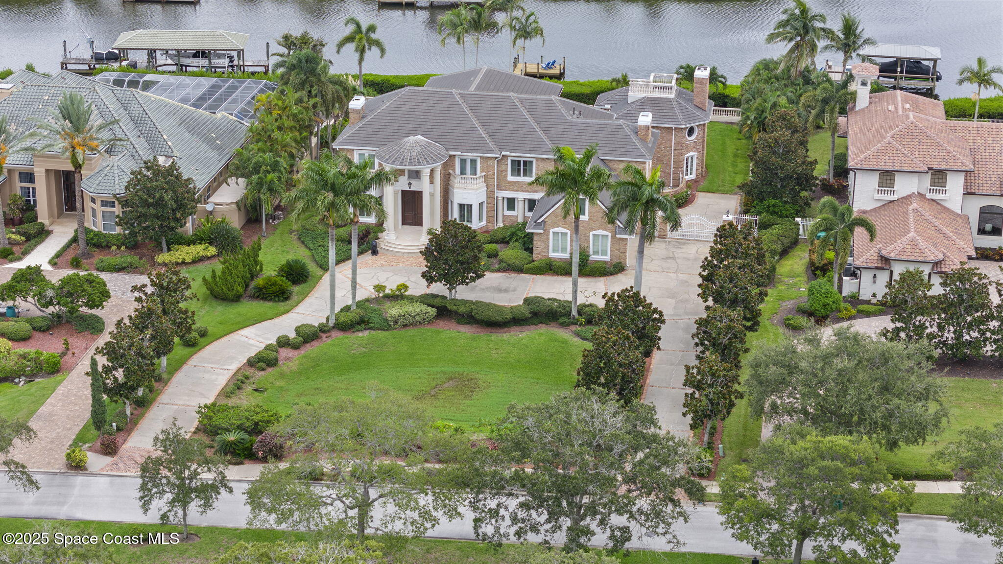 142 Lansing Island Drive
