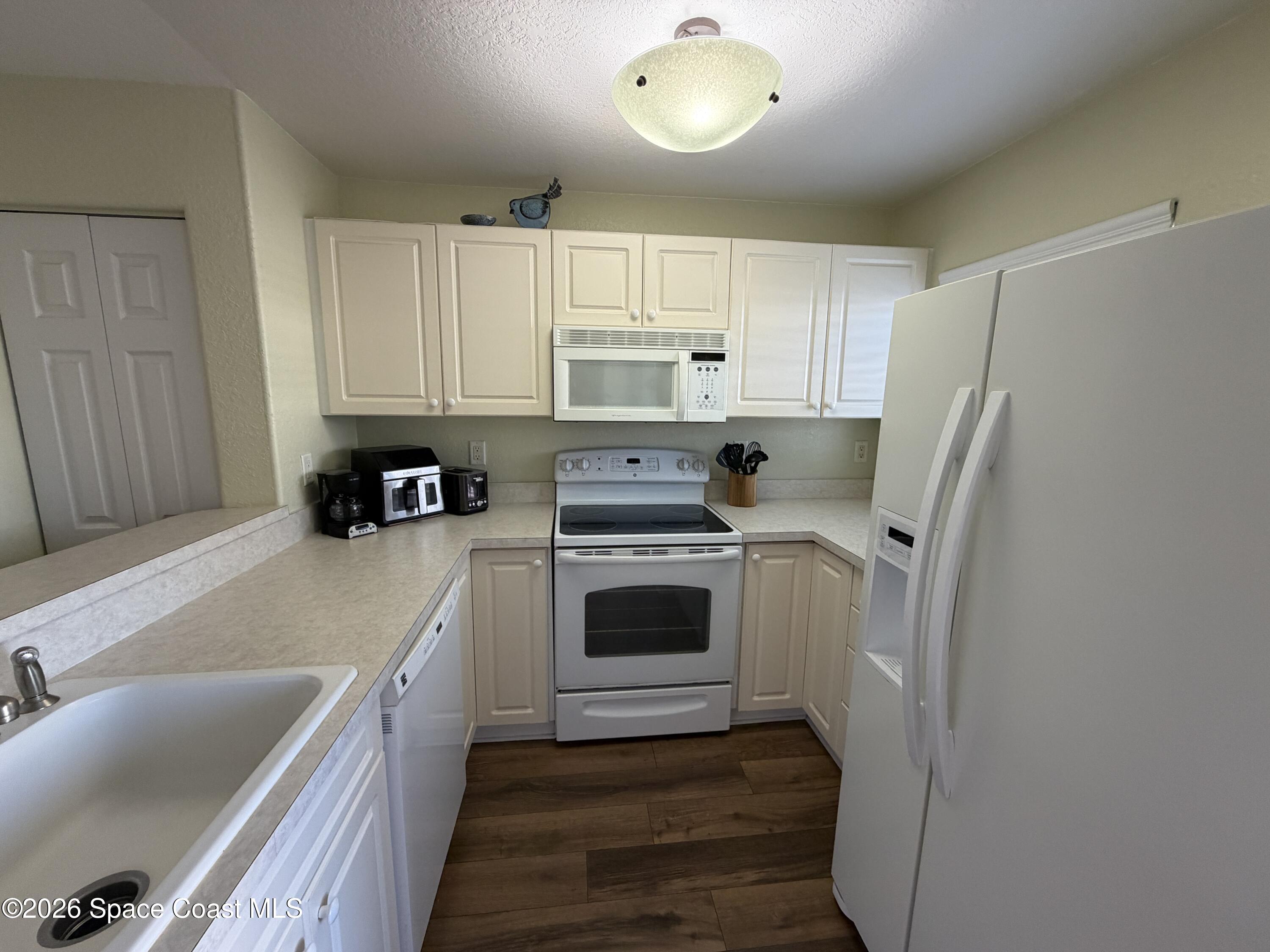 622 Seaport Boulevard T215