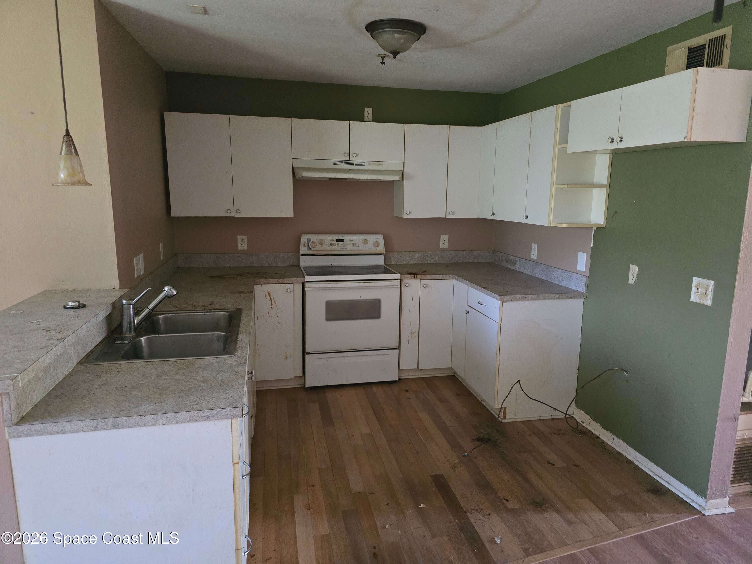 7801 Maplewood Drive 913
