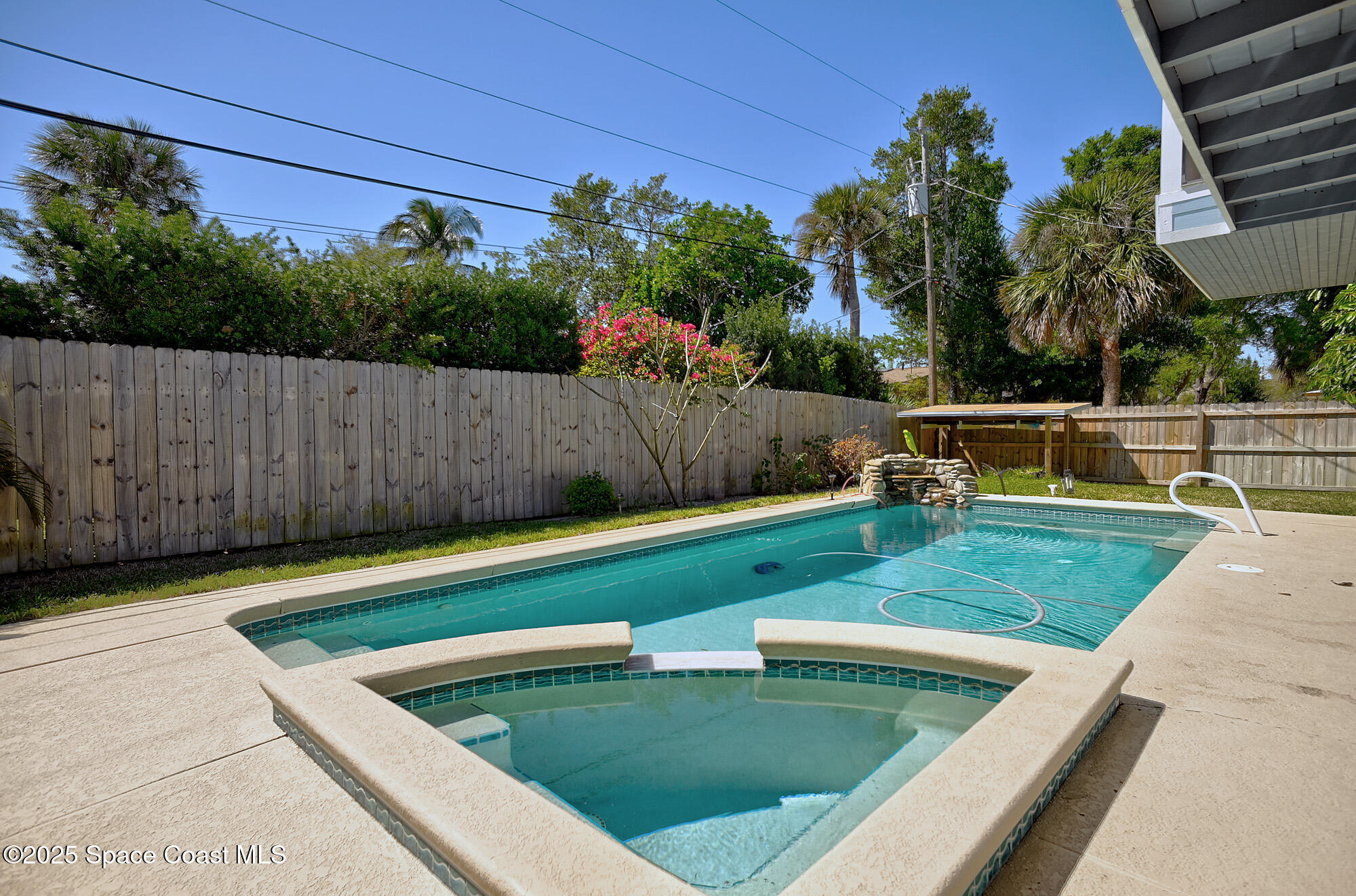 525 Seabreeze Drive