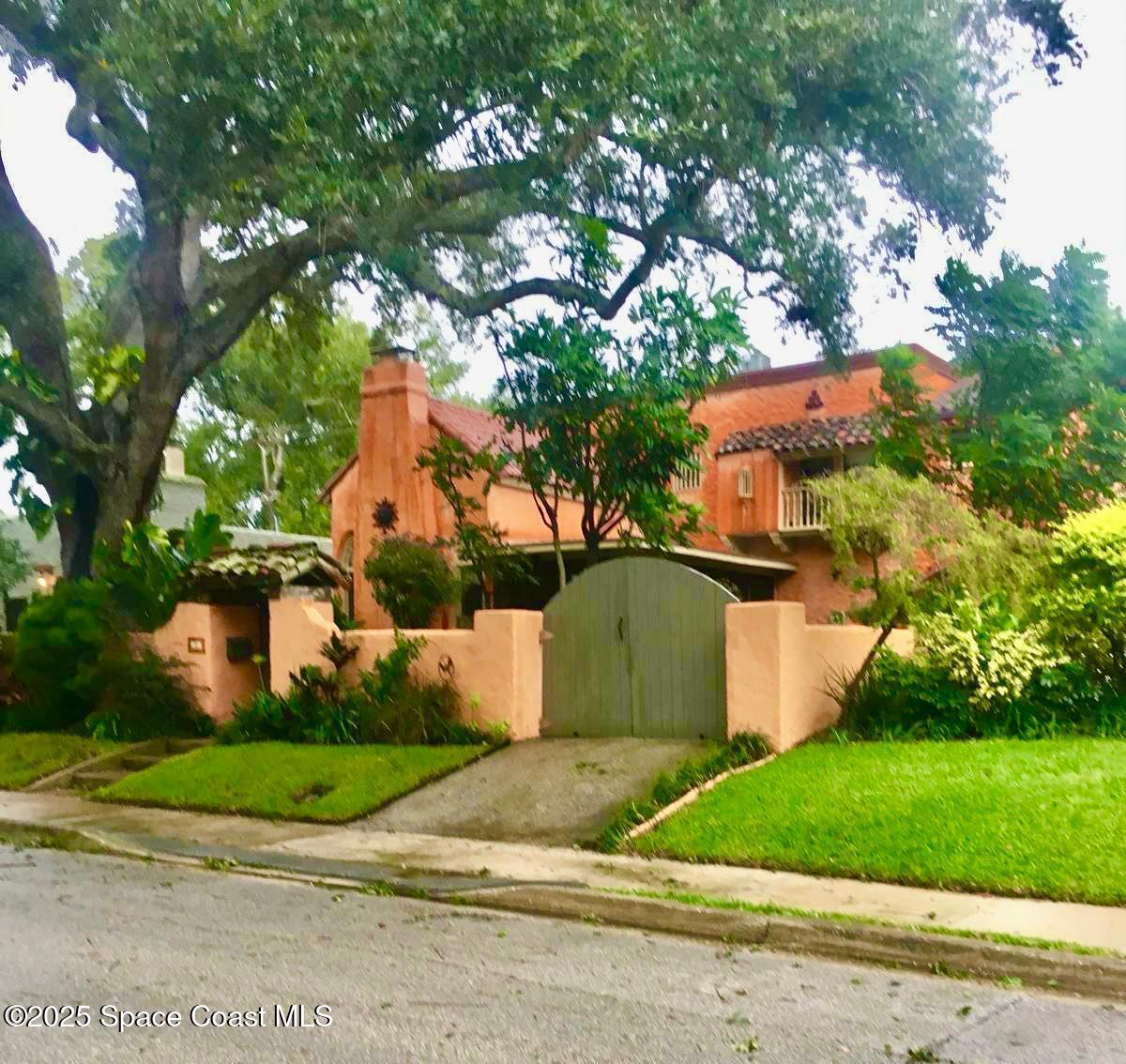 26 Orange Avenue