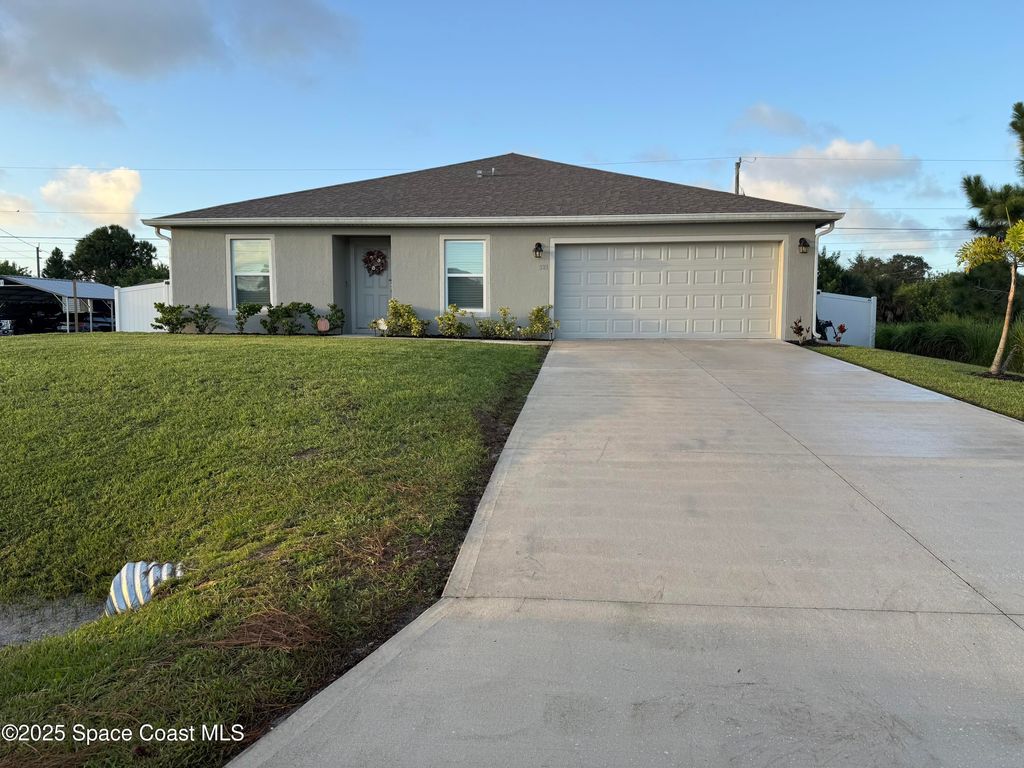 Photo of 521 Ganley Street SW, Palm Bay, FL 32908 (MLS # 1058974)