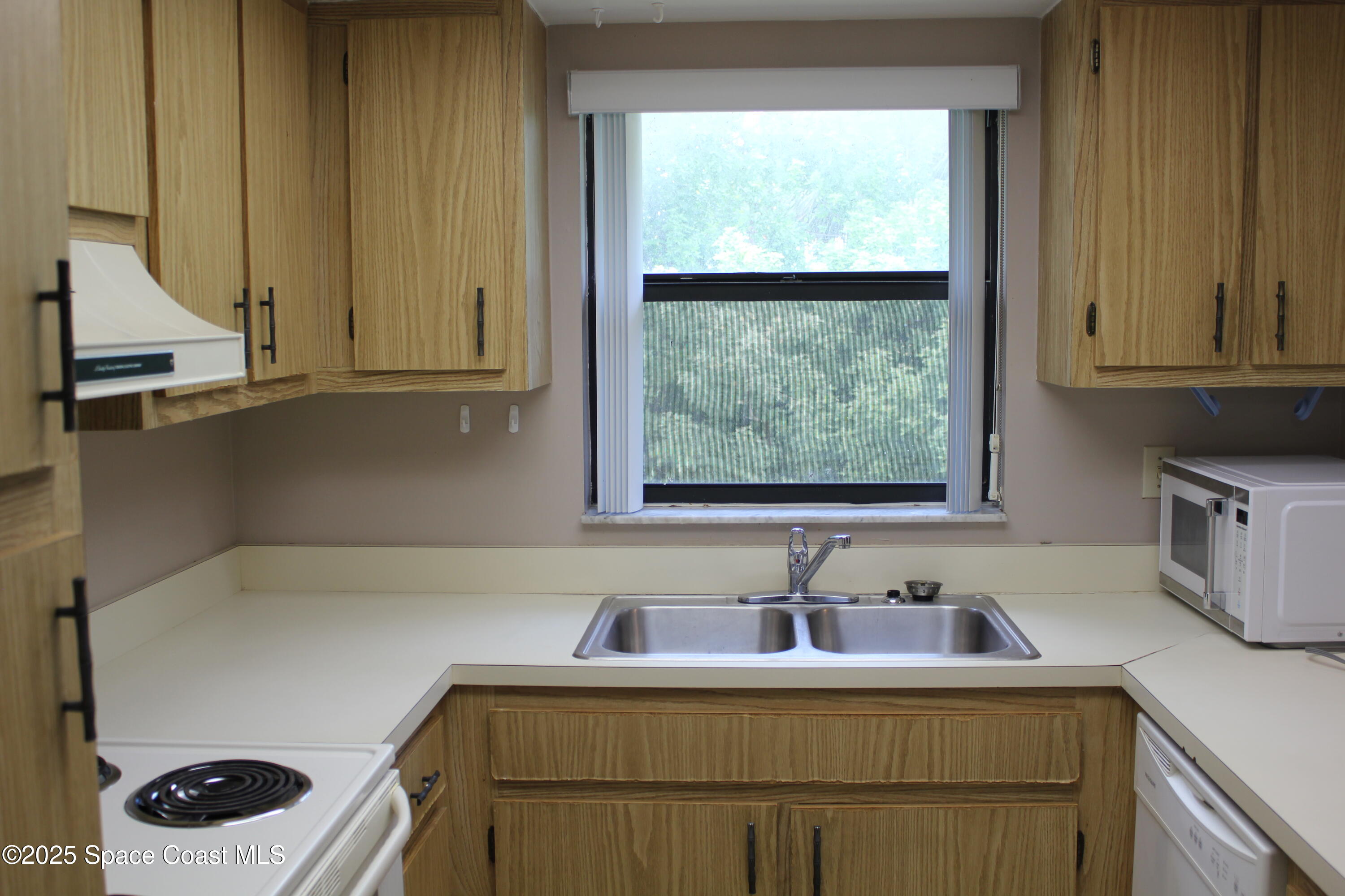 586 N Wickham Road 62