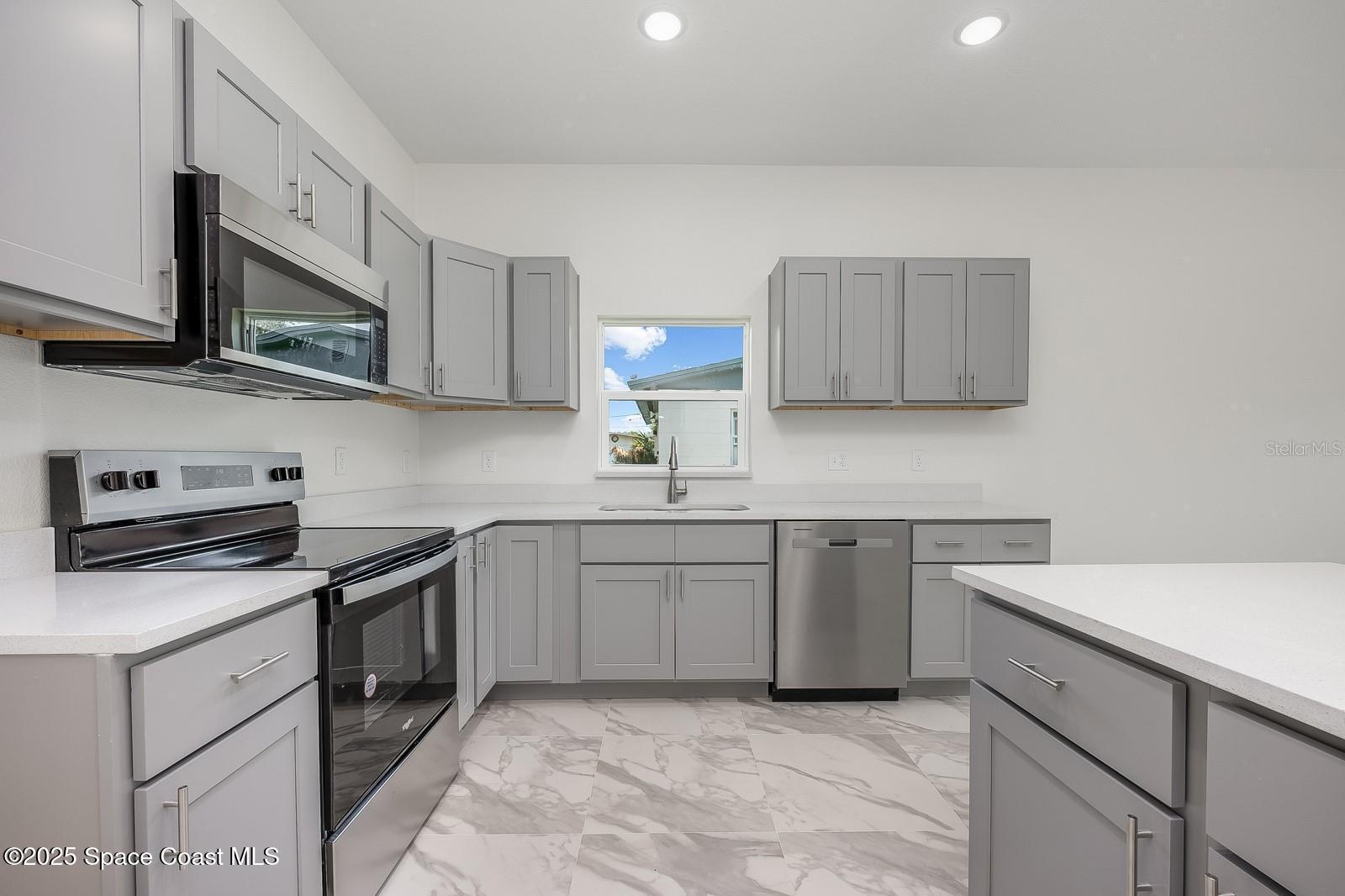 1720 S Deleon Avenue