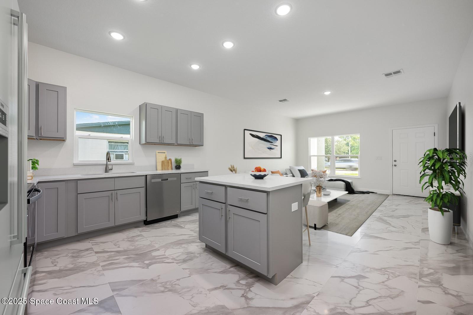 1720 S Deleon Avenue