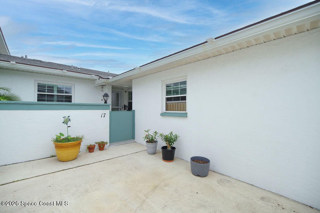 290 Paradise Boulevard 17