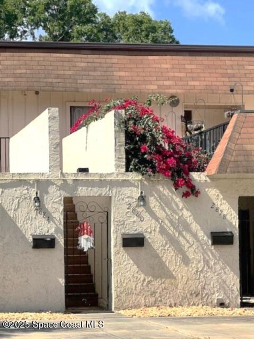 listing image 0