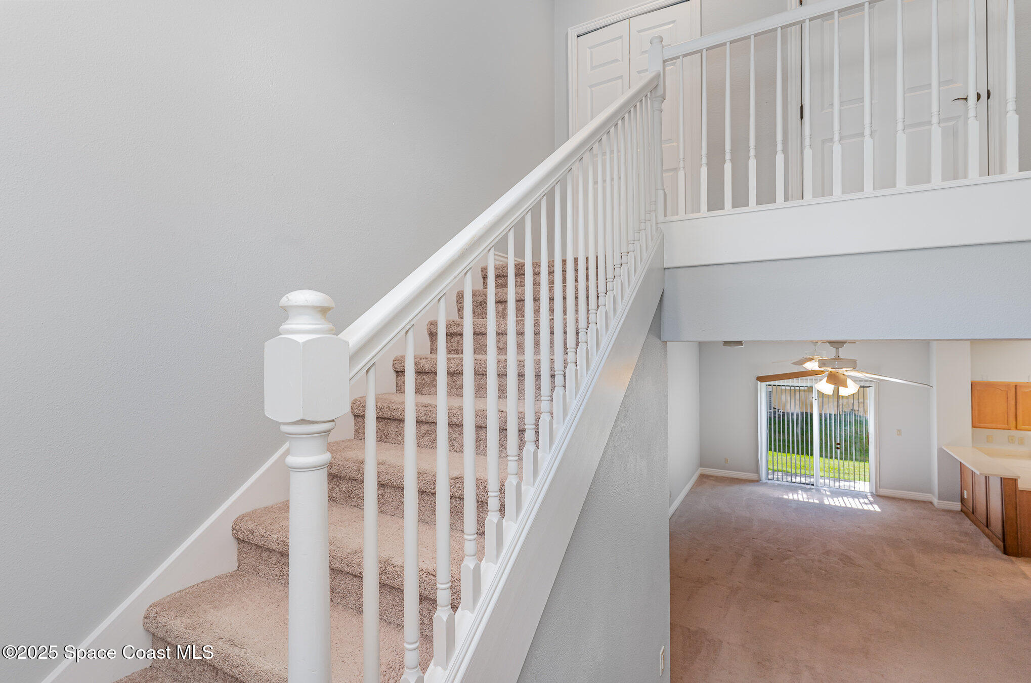 609 Cedar Side Circle NE