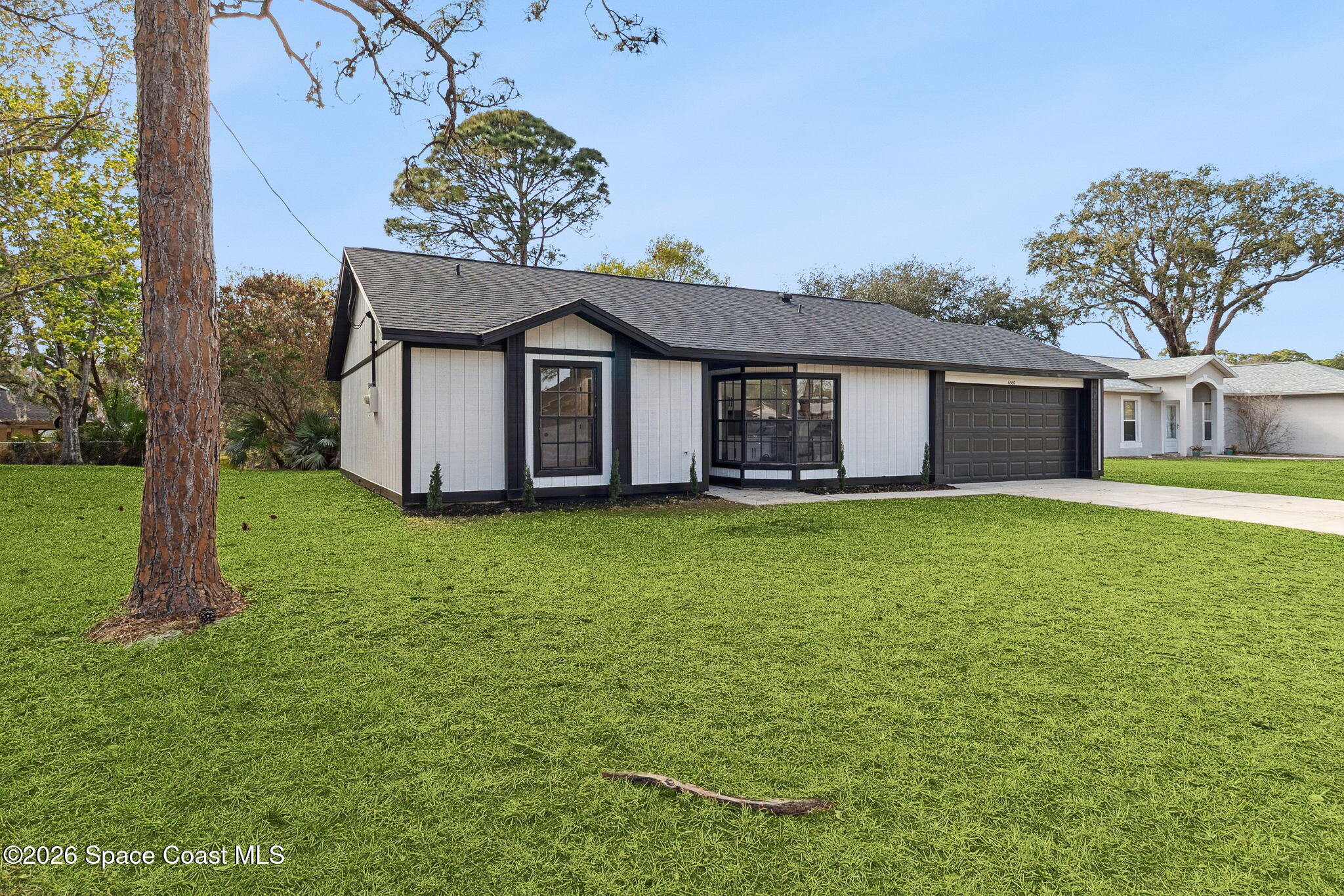 6560 Miraflores Avenue