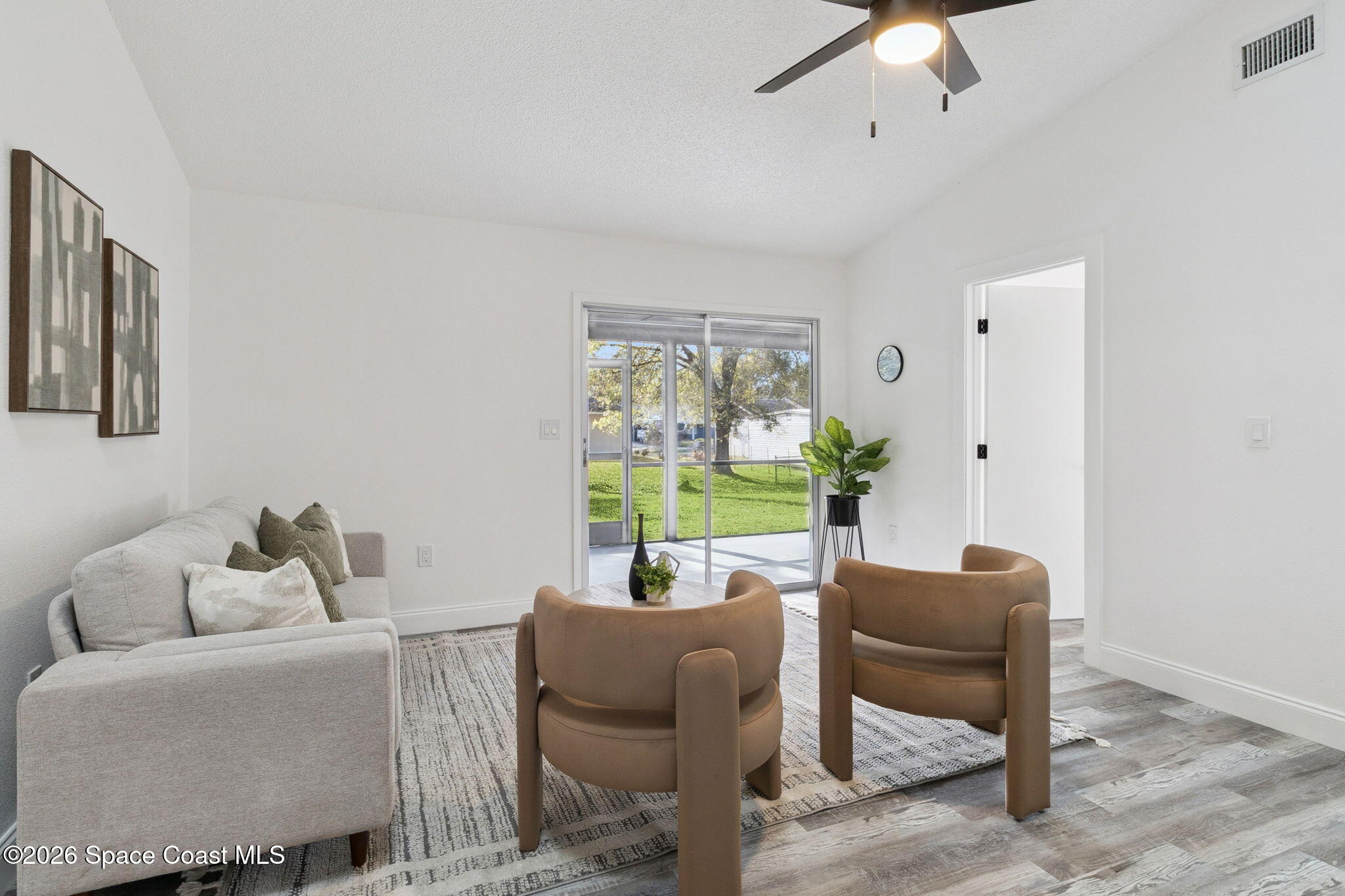 6560 Miraflores Avenue