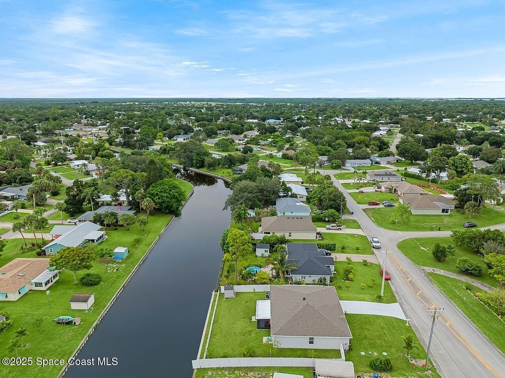 Photo of 507 Wimbrow Drive, Sebastian, FL 32958 (MLS # 1058753)