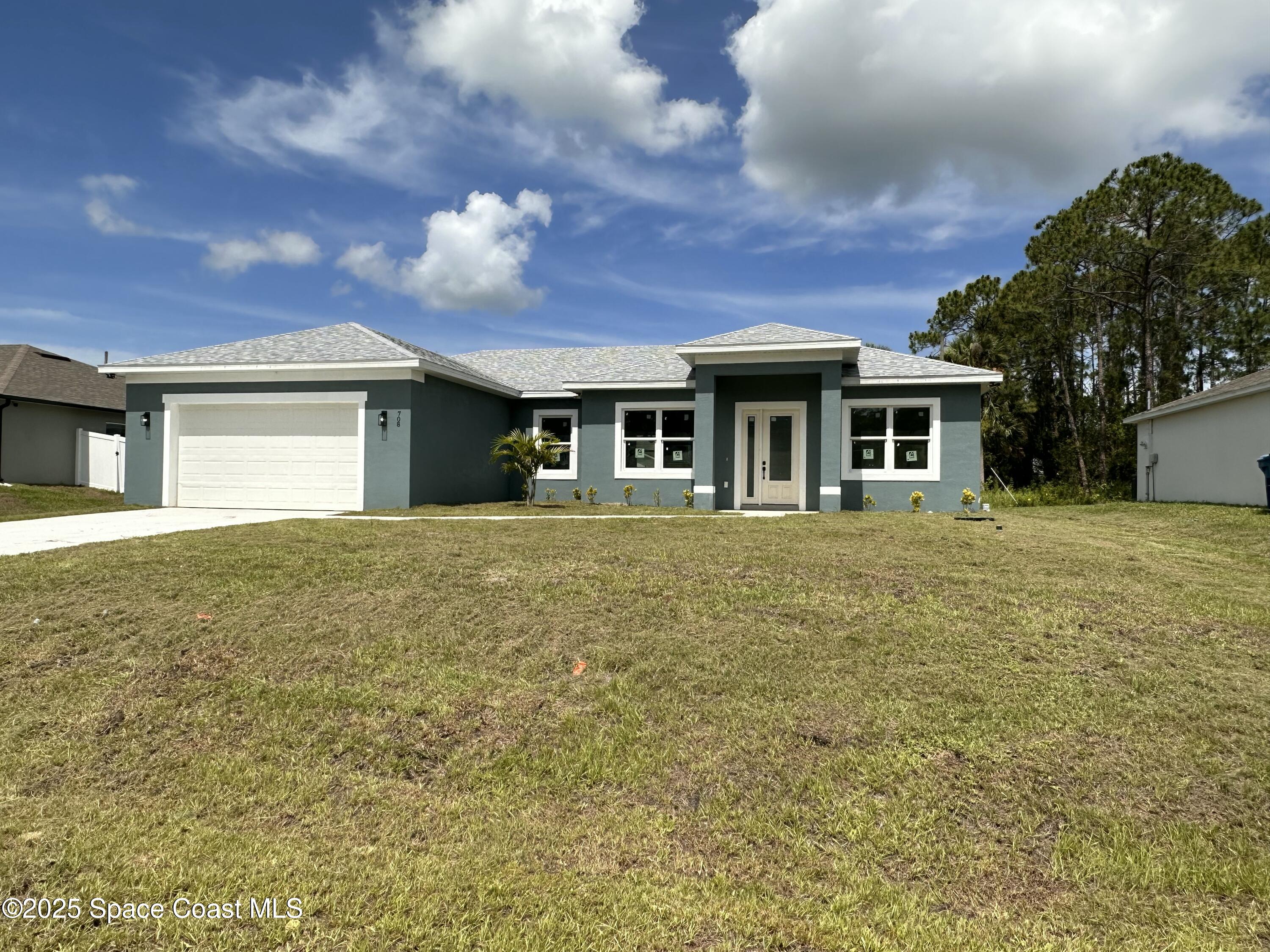 708 Daysland Avenue SW