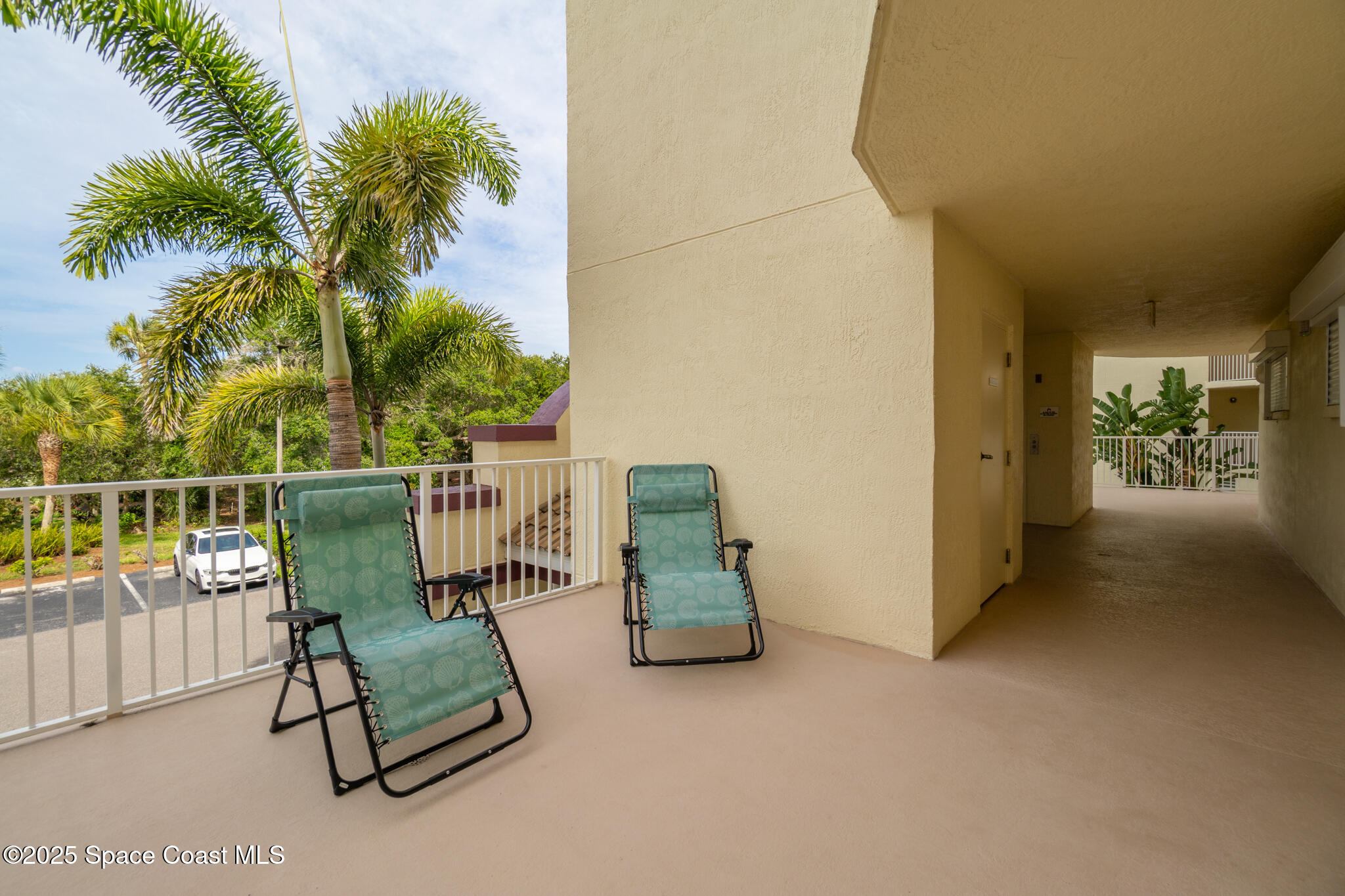 8911 Lake Drive 204