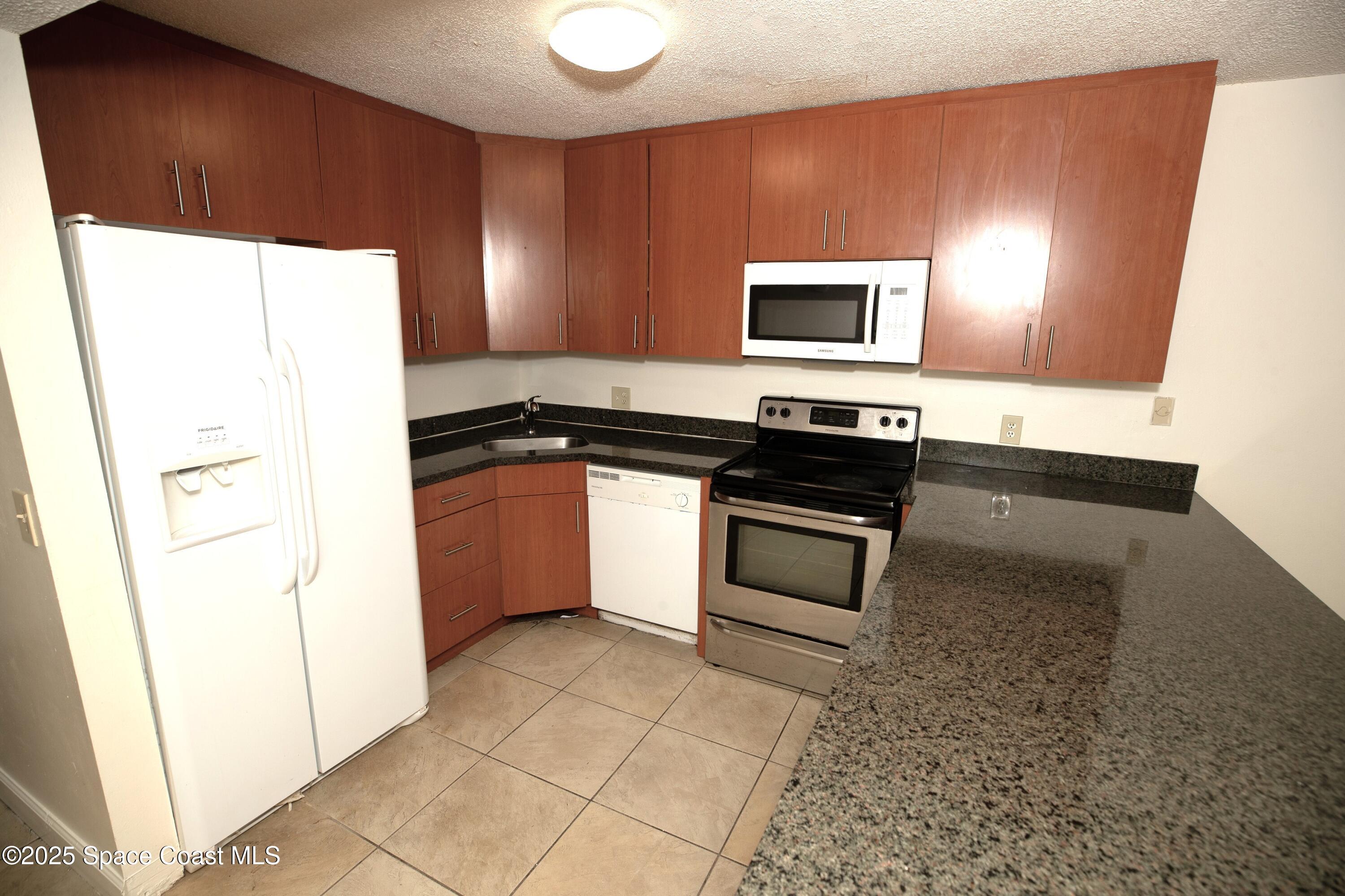 1608 Sunny Brook Lane NE E203