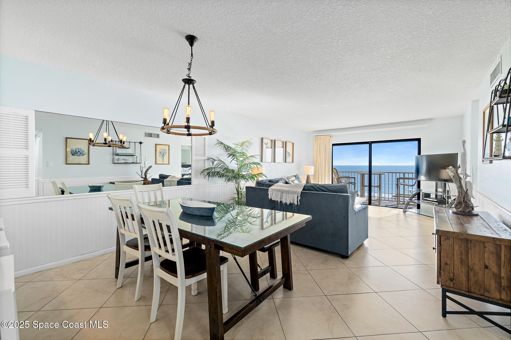 7520 Ridgewood Avenue 809