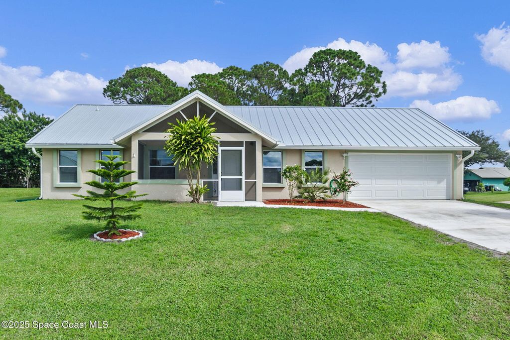 Photo of 1401 Lombard Street NW, Palm Bay, FL 32907 (MLS # 1058303)