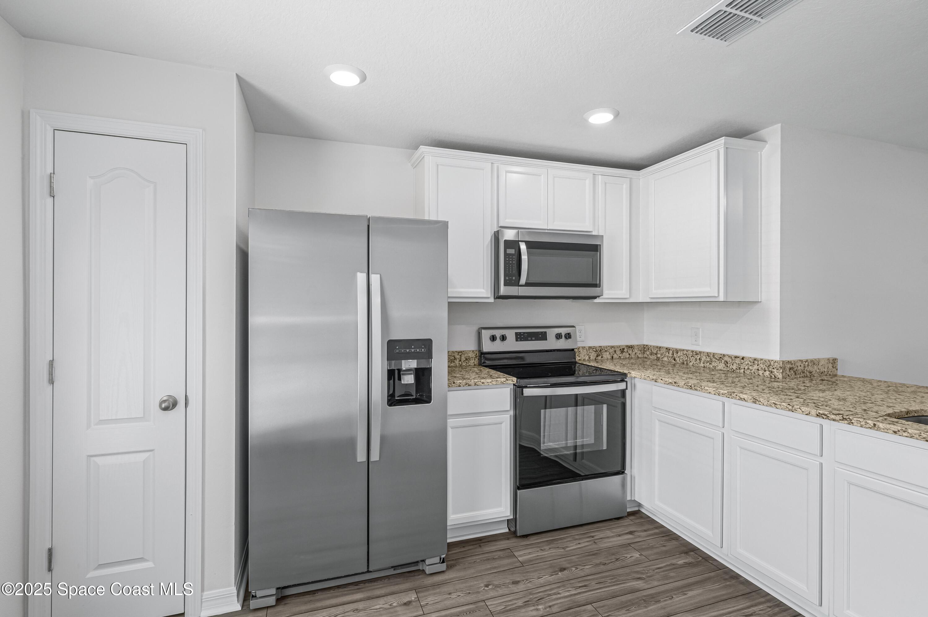 1155 Saturn Street SE