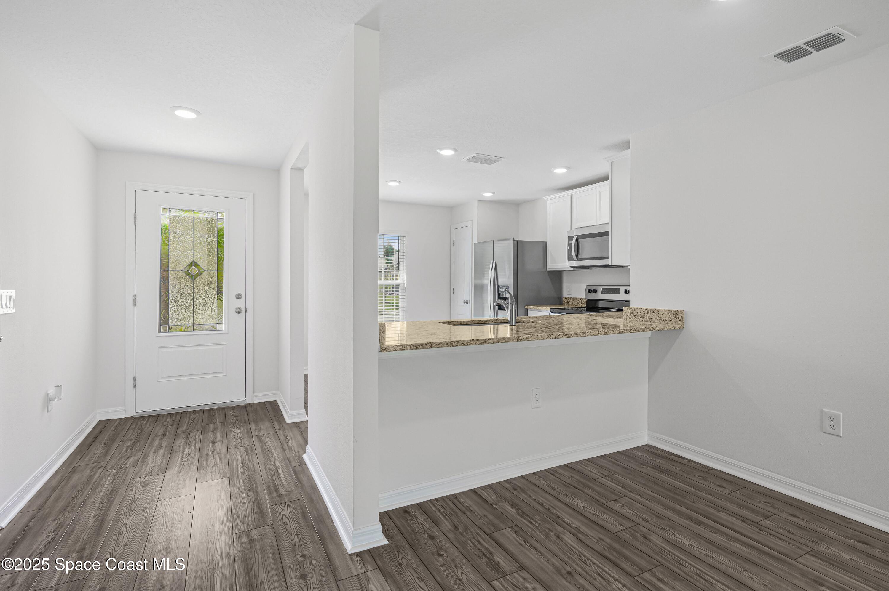 1155 Saturn Street SE