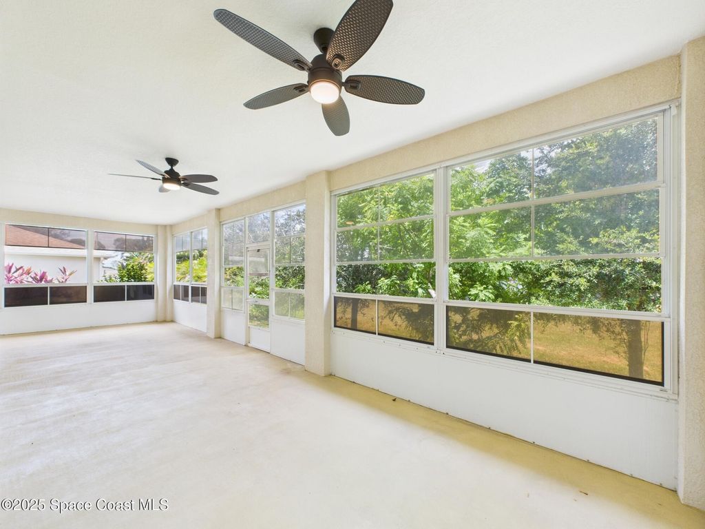 Photo of 826 Riviera Avenue, Sebastian, FL 32958 (MLS # 1054047)