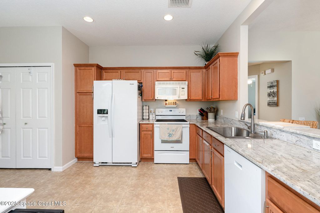 Photo of 1533 SE Dittmer Circle SE, Palm Bay, FL 32909 (MLS # 1058968)
