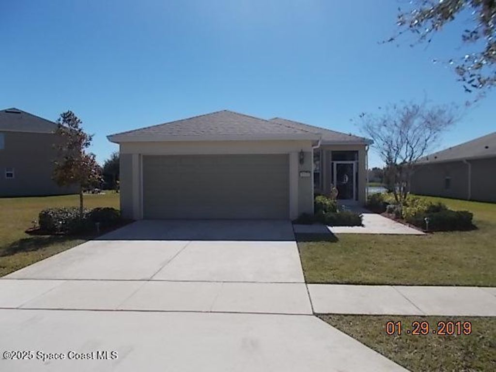 Photo of 1533 SE Dittmer Circle SE, Palm Bay, FL 32909 (MLS # 1058968)