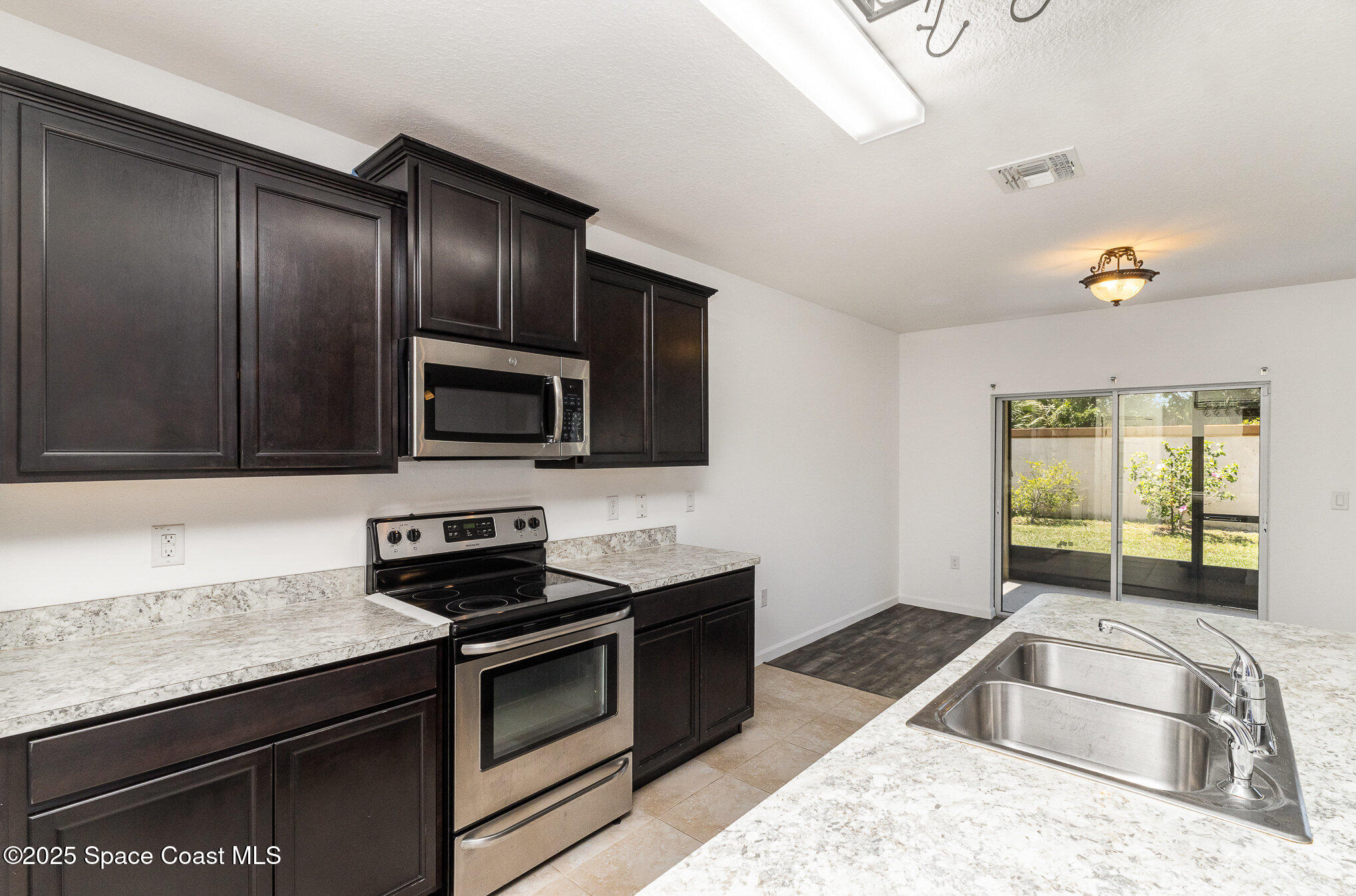 166 Alamere Drive SW