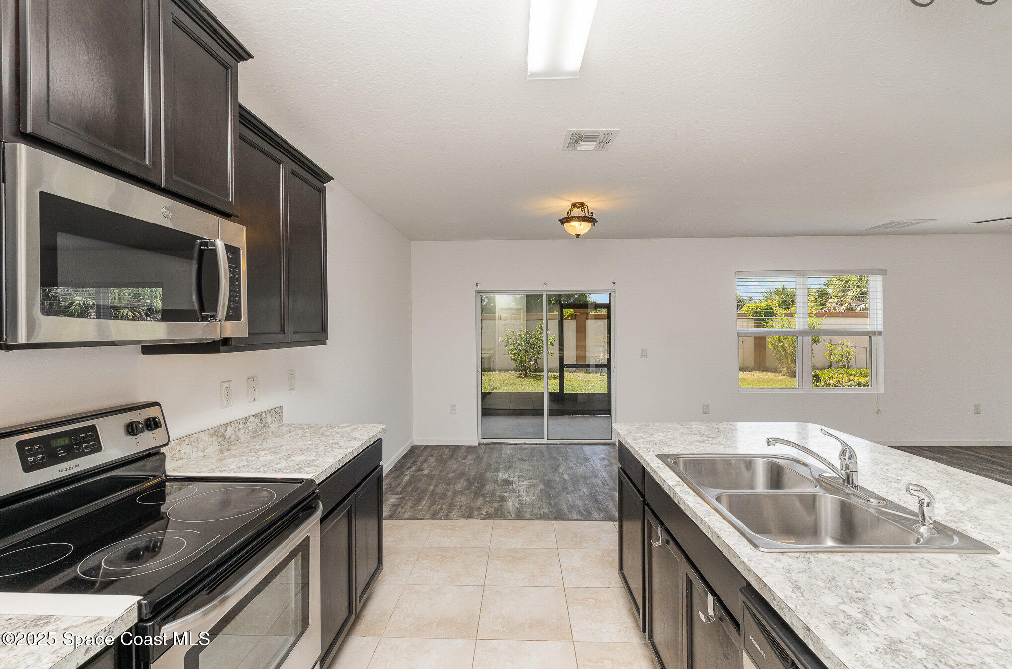 166 Alamere Drive SW