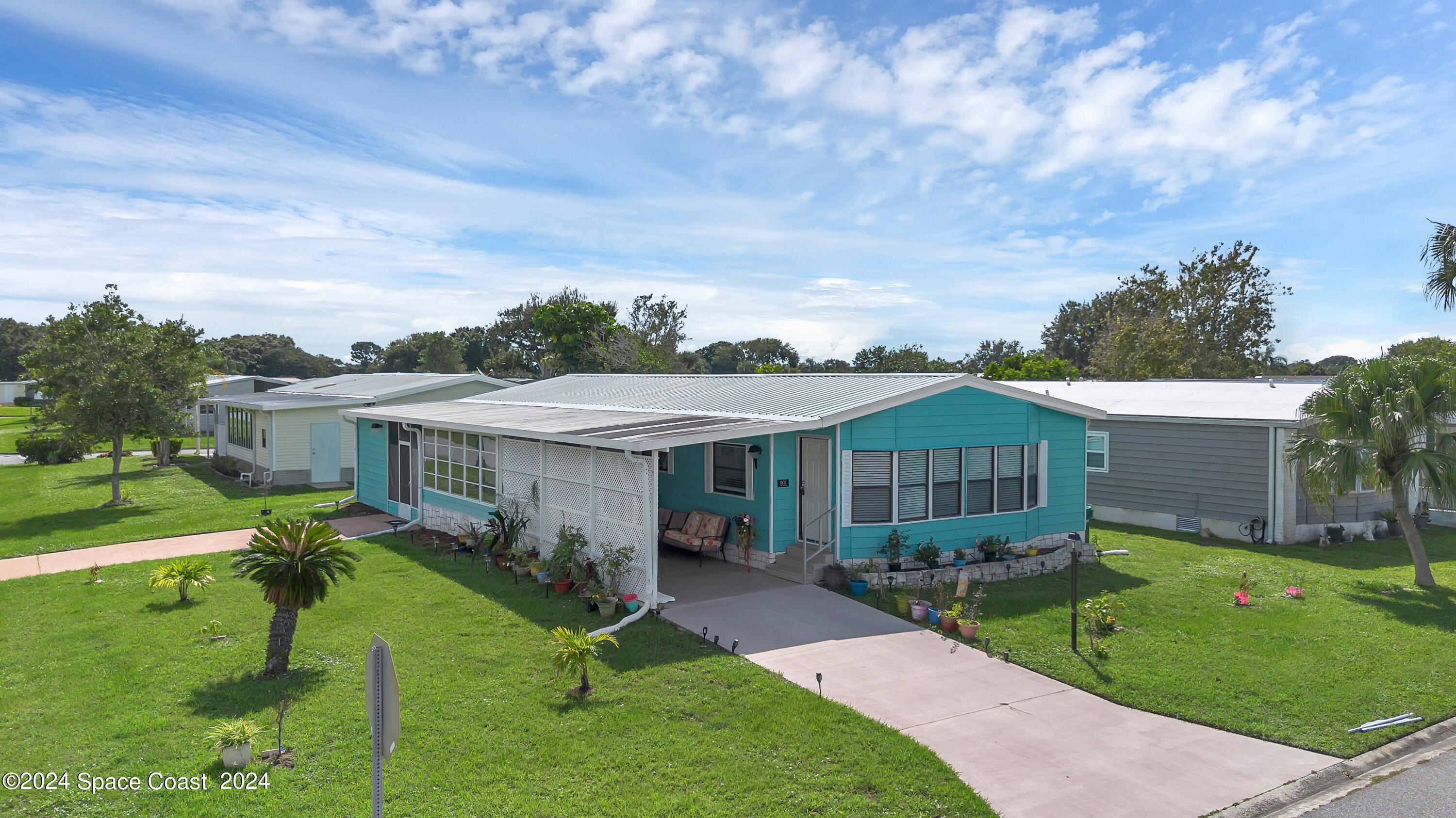 901 Oleander Circle