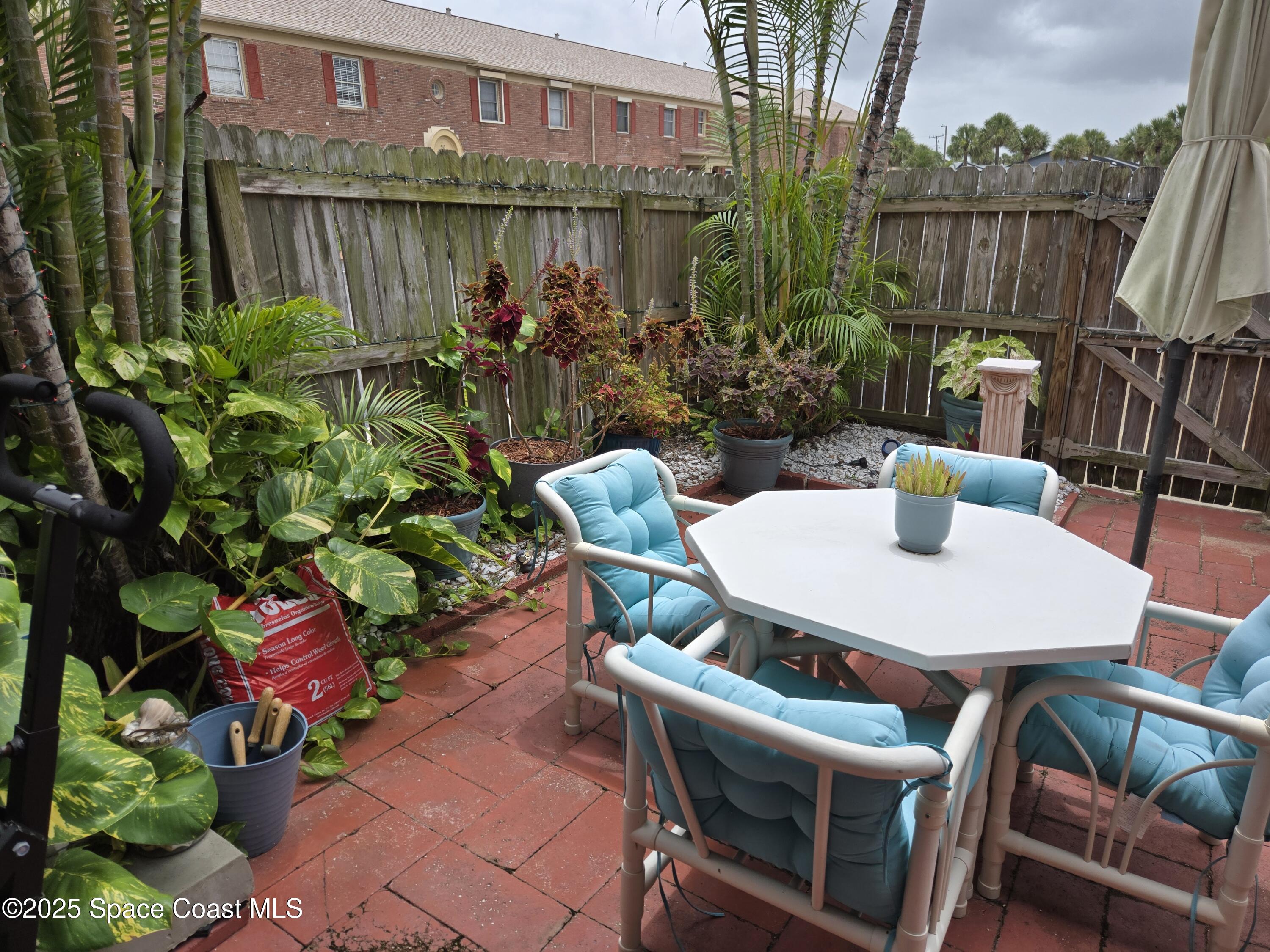 152 E Colonial Court 84