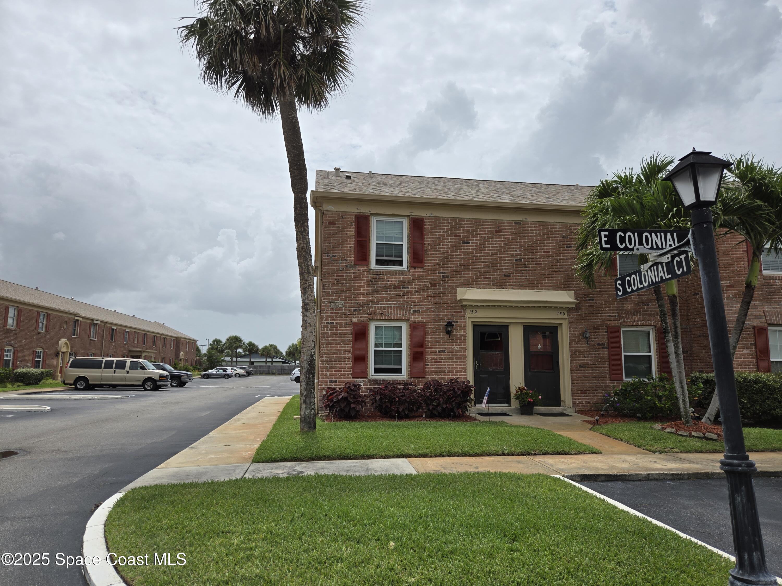 152 E Colonial Court 84