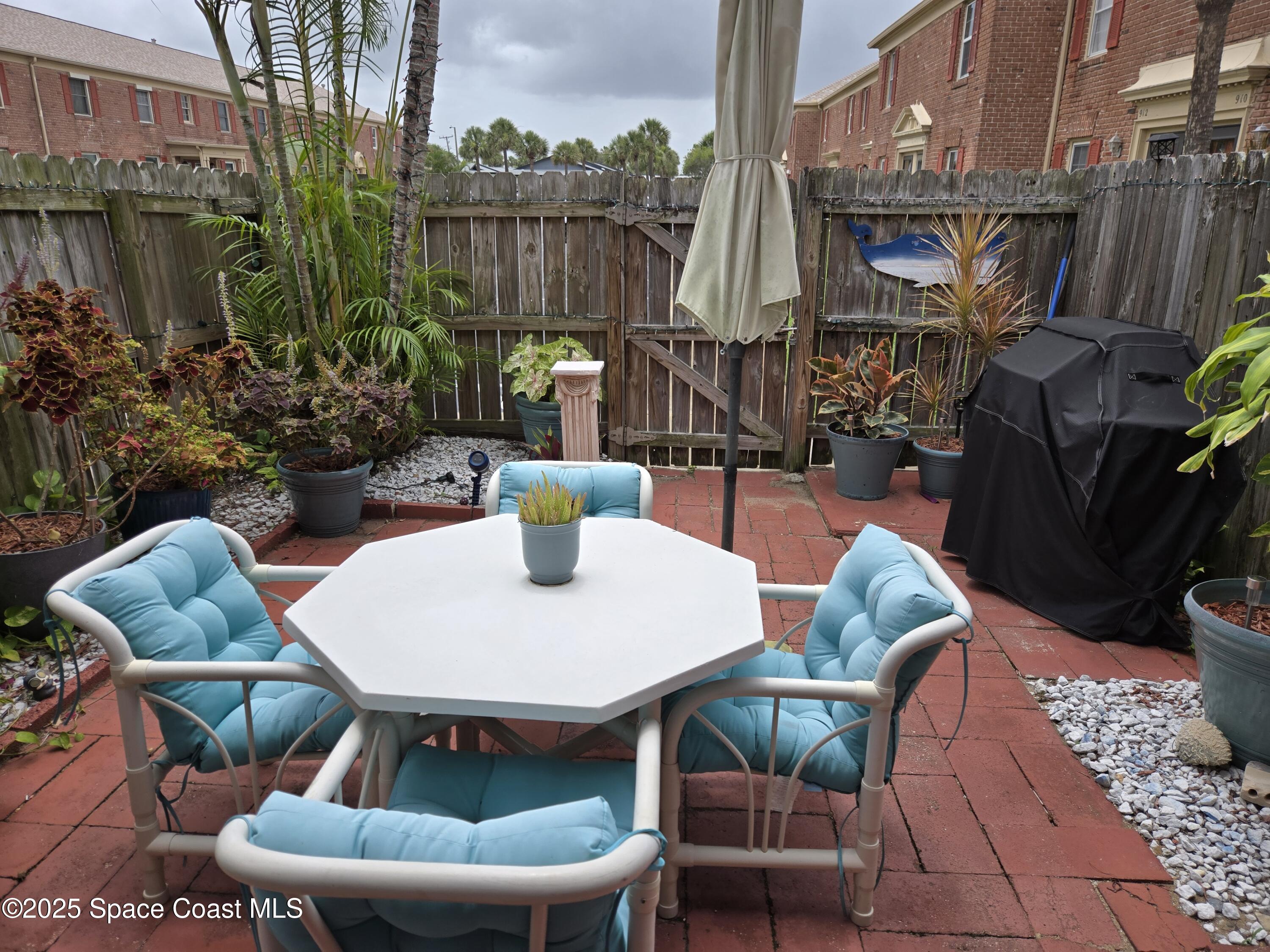 152 E Colonial Court 84
