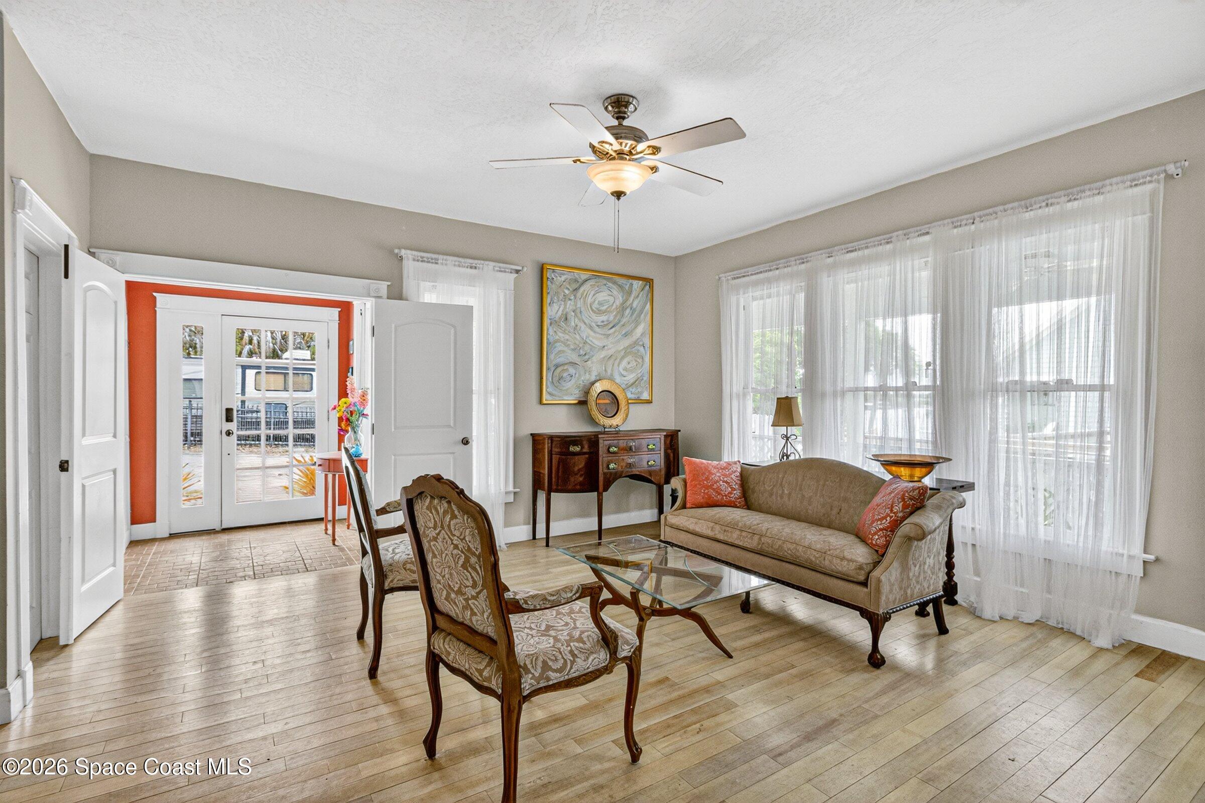 1102 Hyde Park Lane
