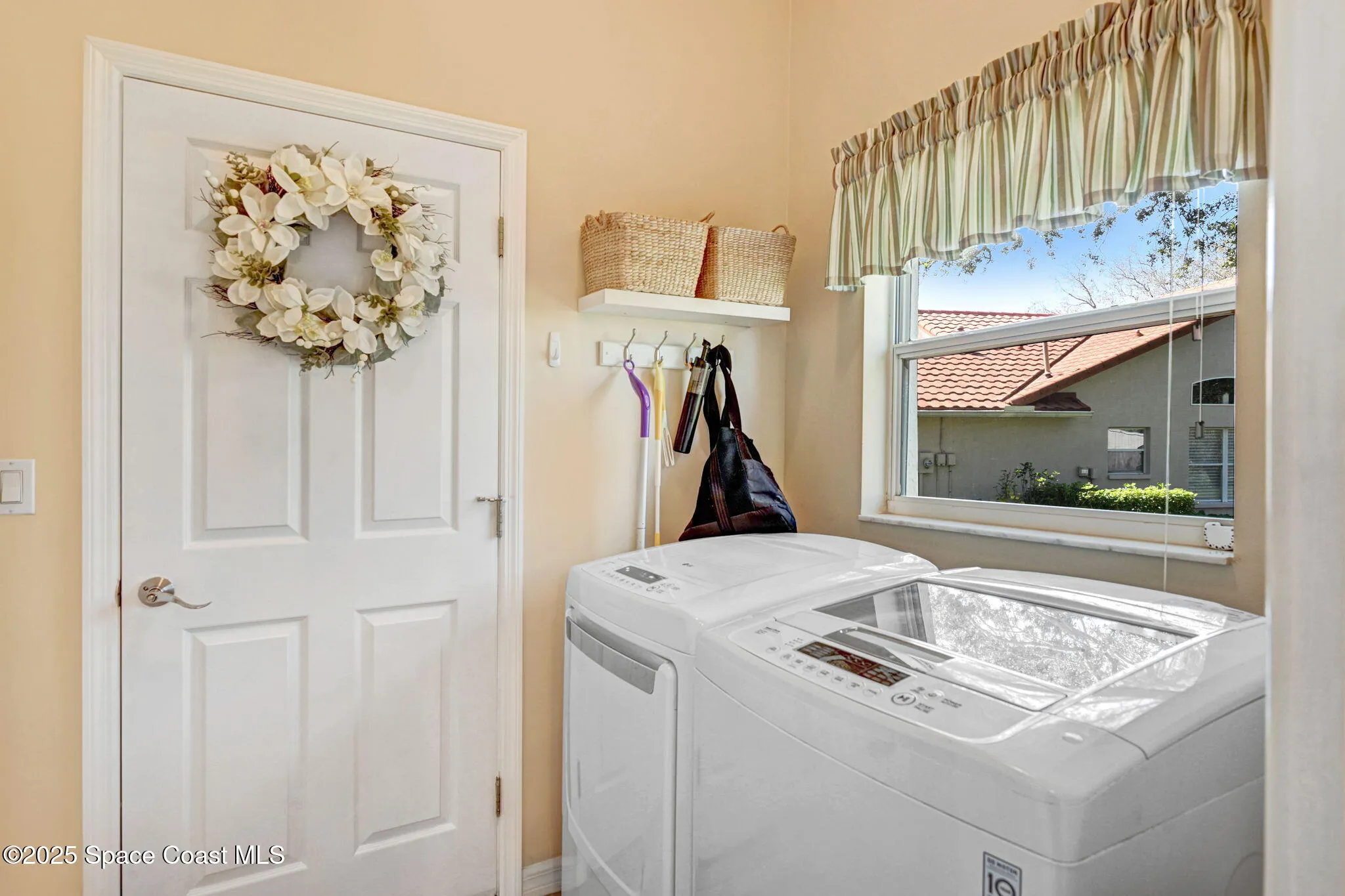 Melbourne, Florida 32940, United States, 3 Bedrooms Bedrooms, ,2 BathroomsBathrooms,Residential,Active,80844