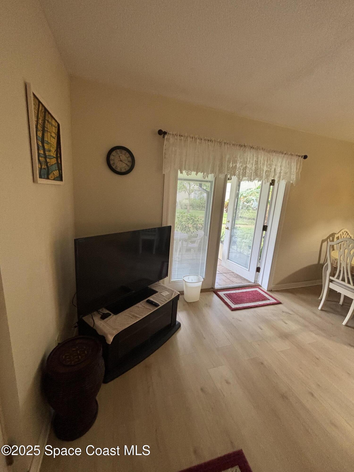 4304 London Town Road 102