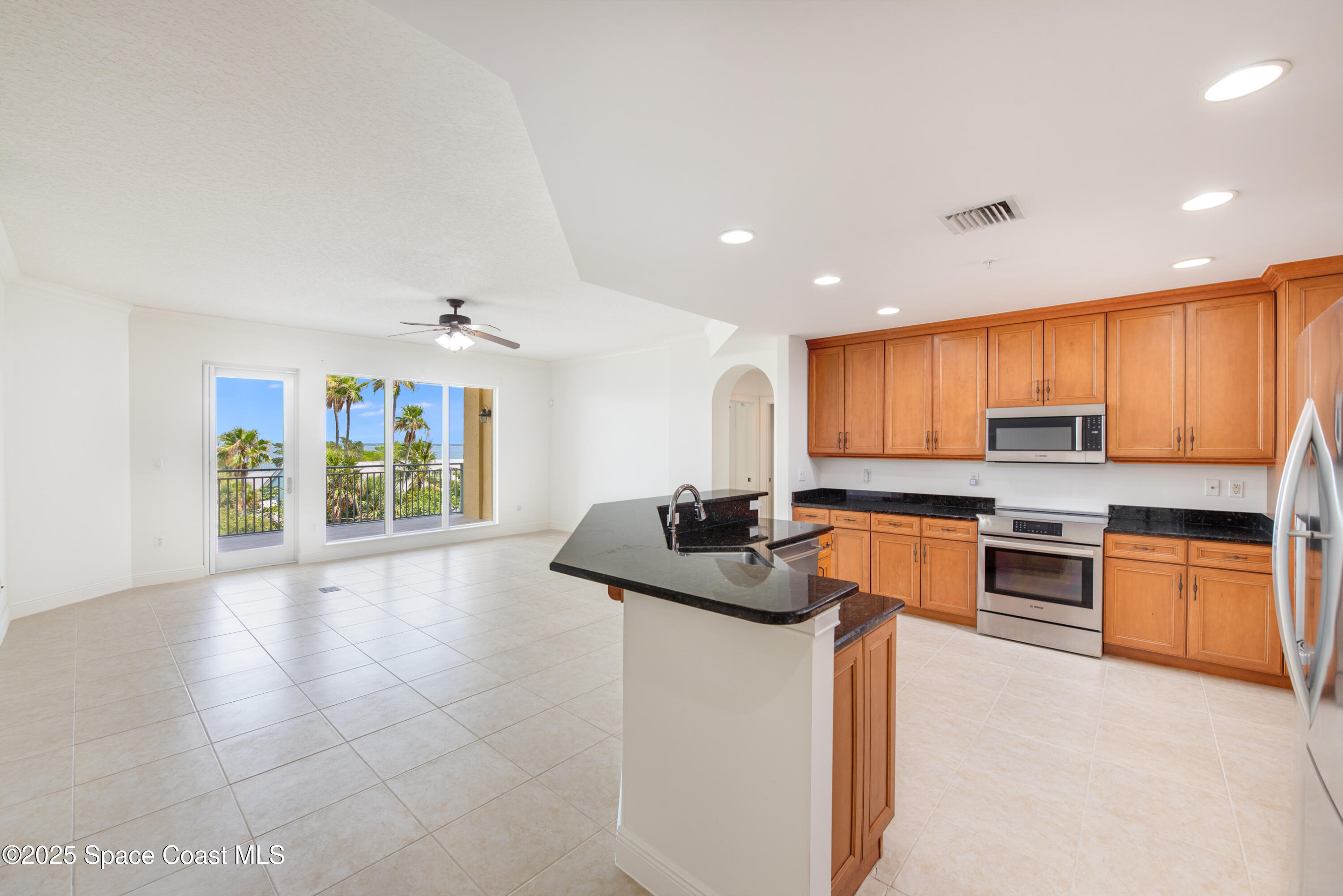 1437 Pineapple Avenue 404