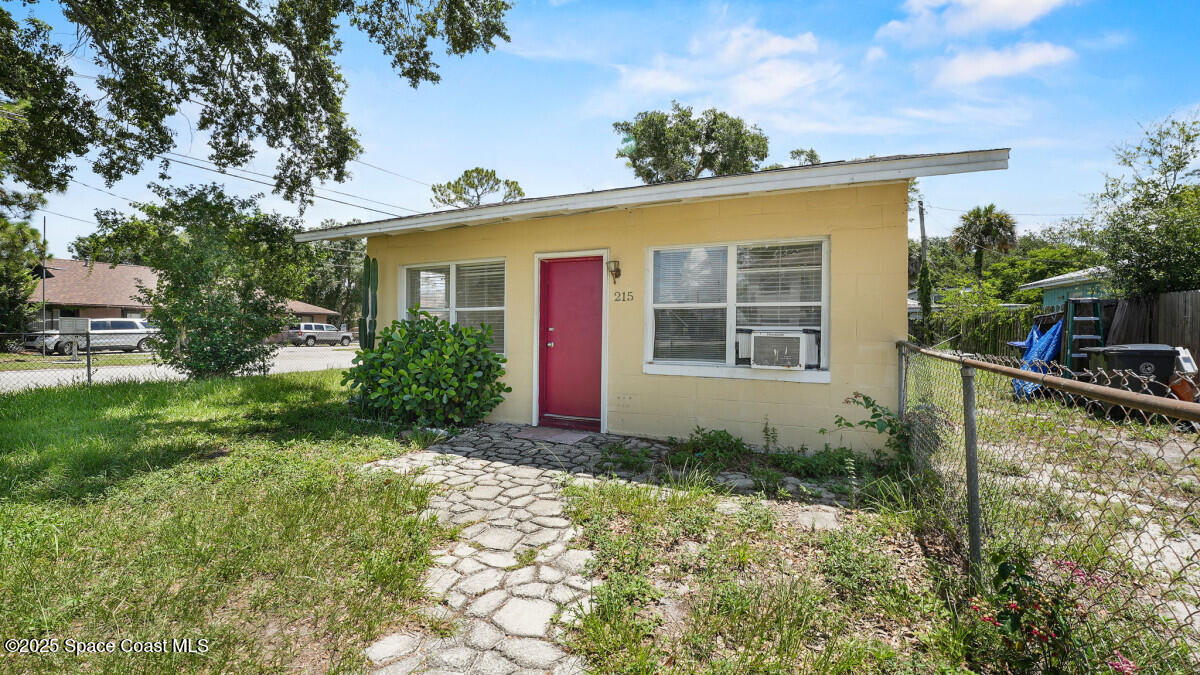 215 N Grannis Avenue